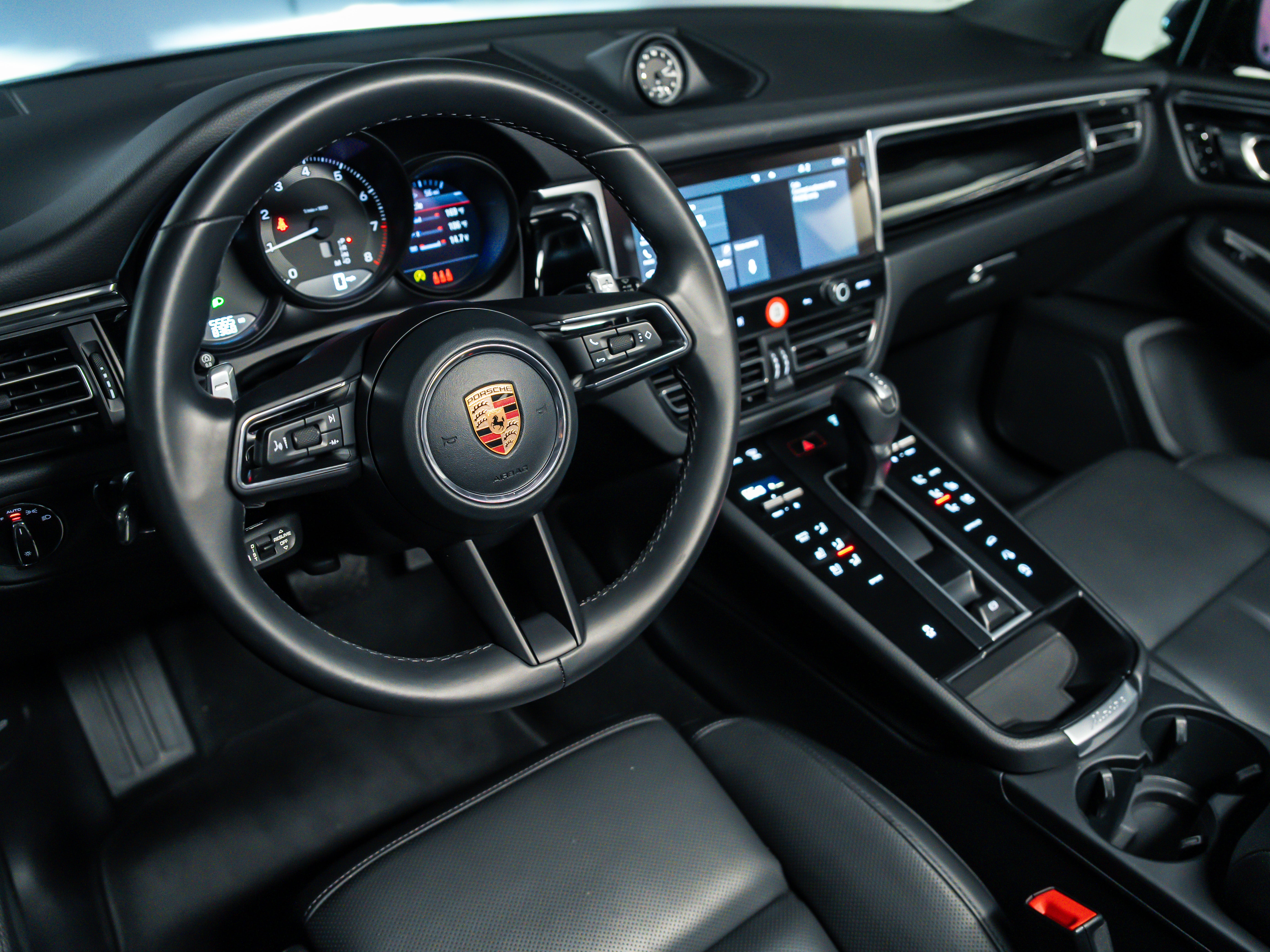 2026 Porsche Macan Base