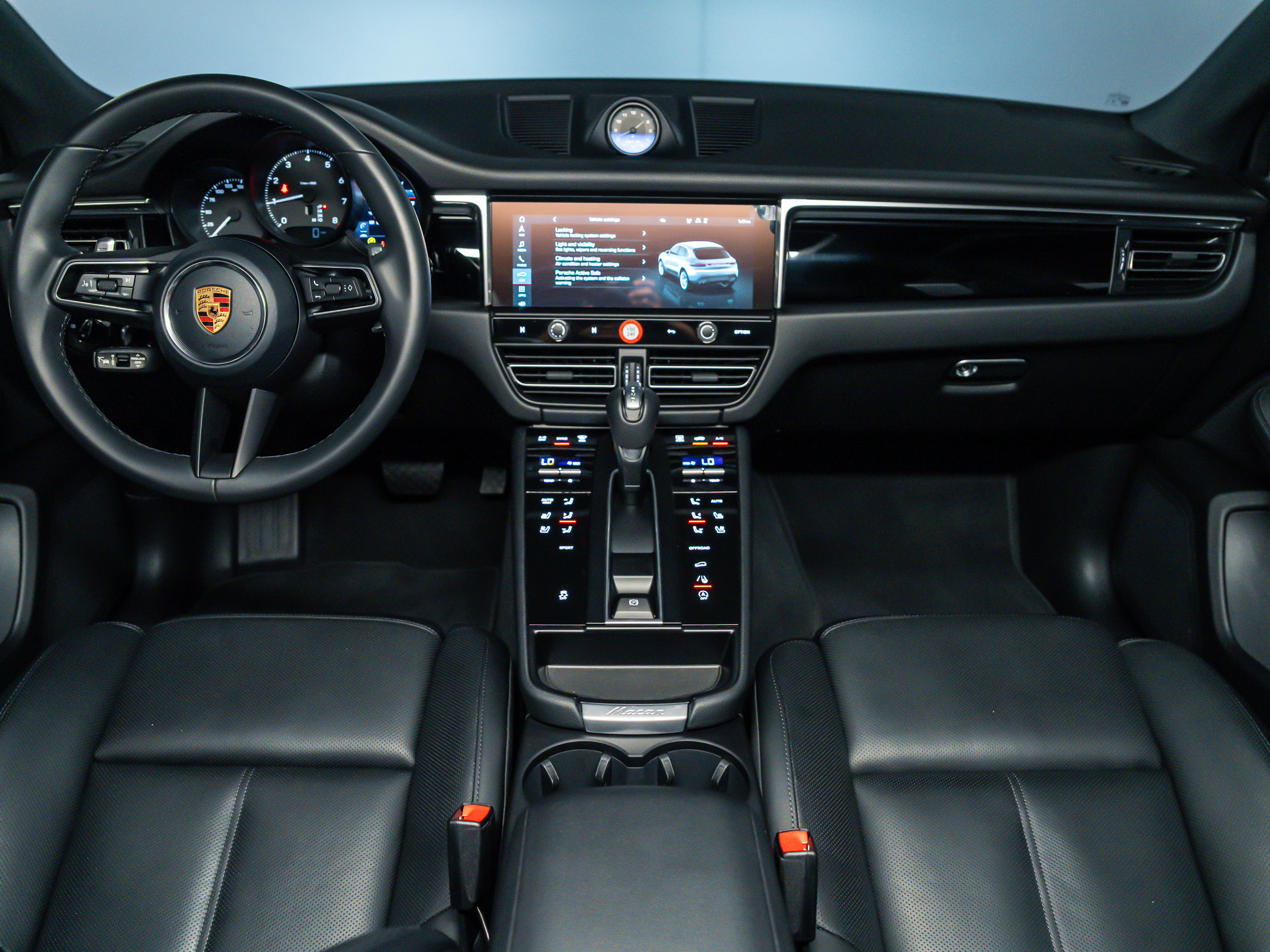 2026 Porsche Macan Base