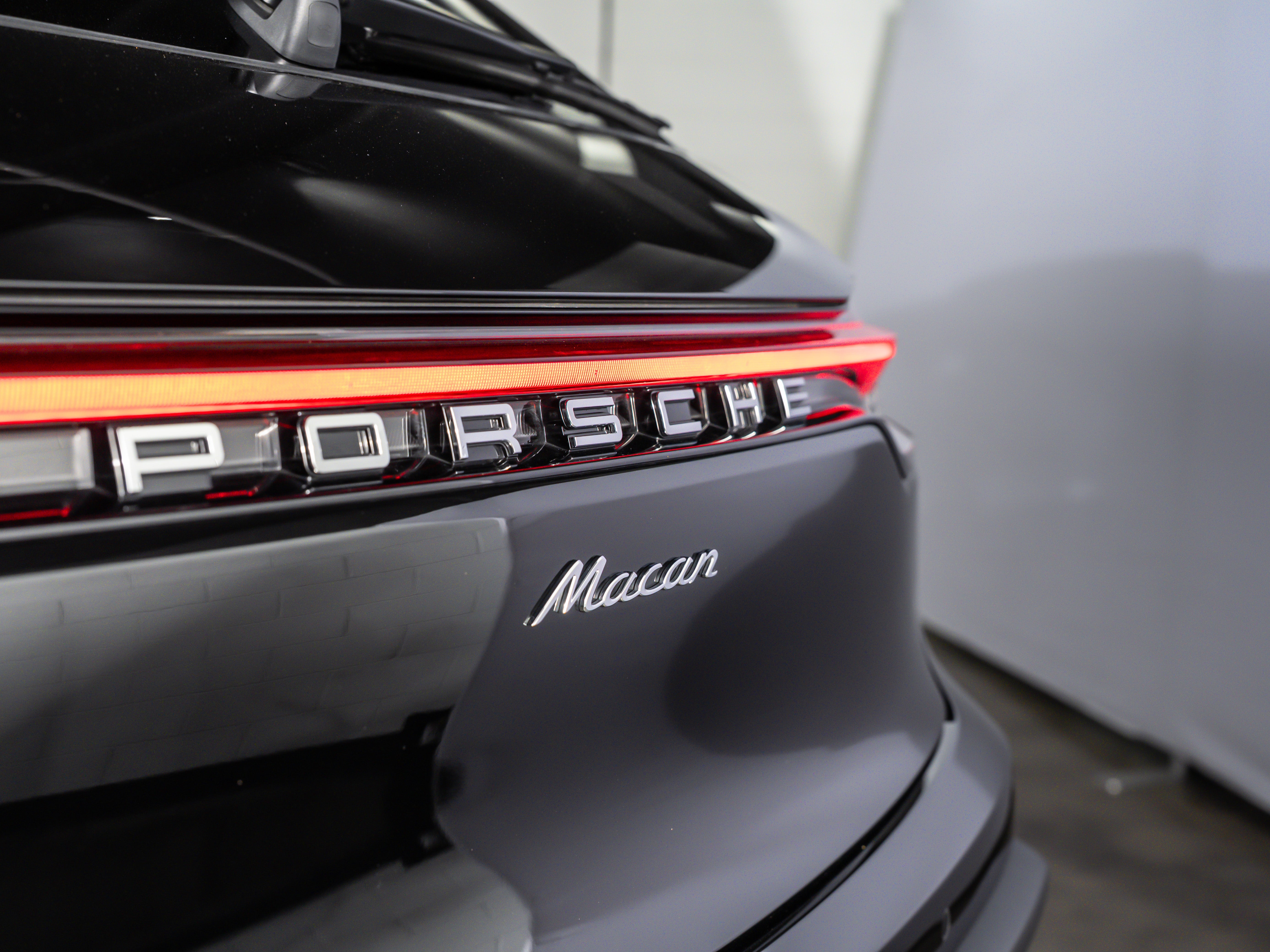 2026 Porsche Macan Base
