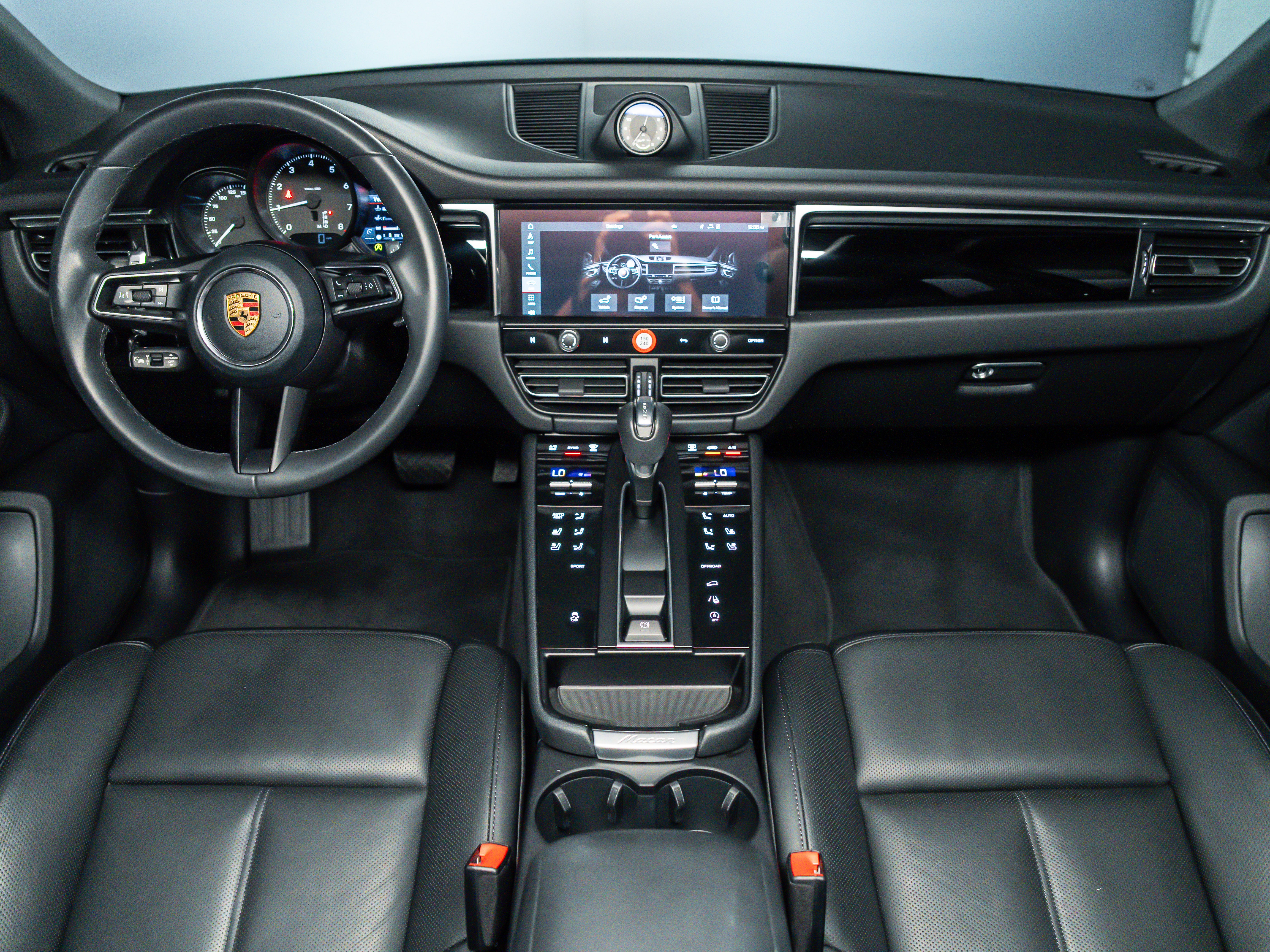 2026 Porsche Macan Base