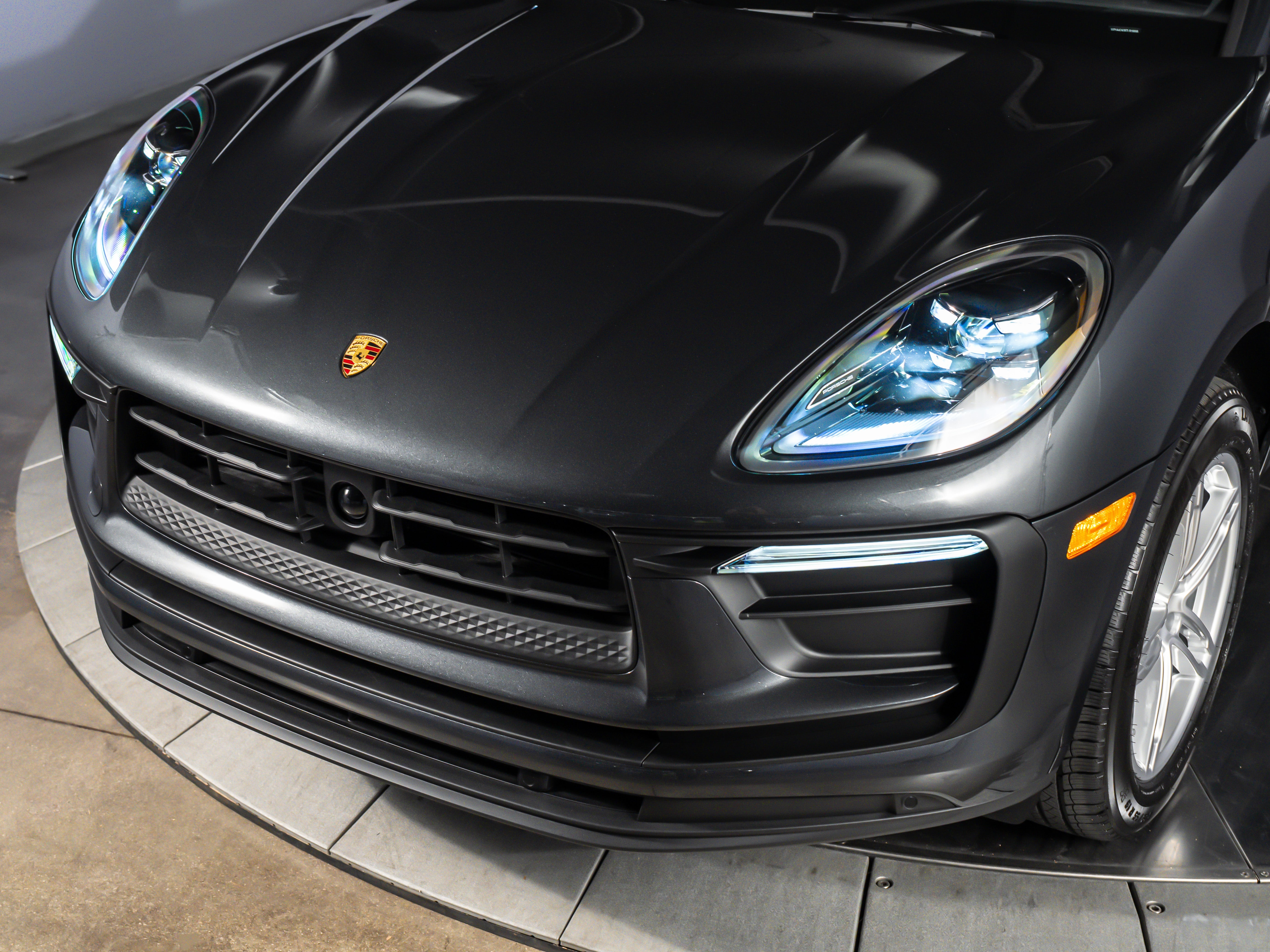 2026 Porsche Macan Base