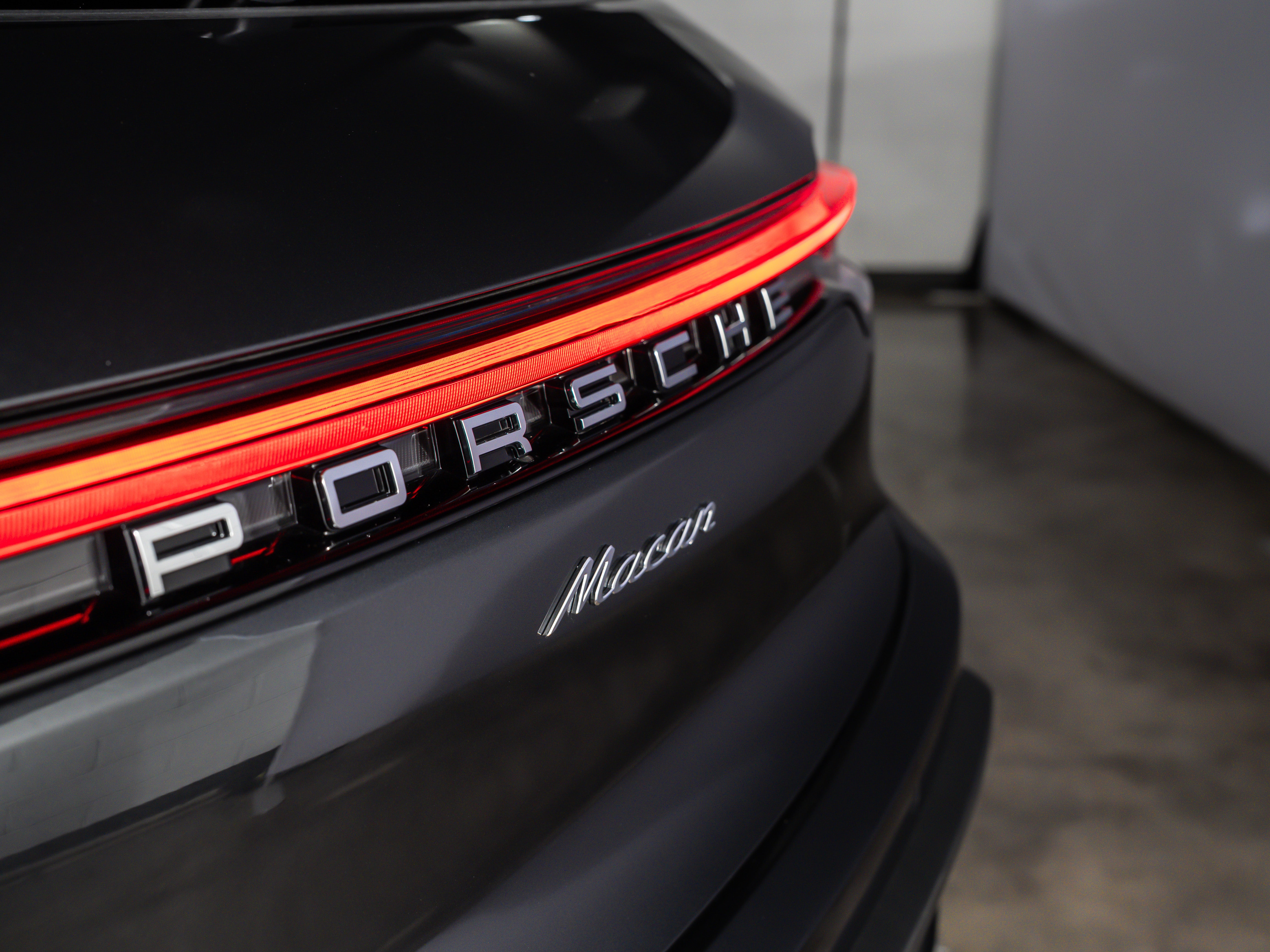 2026 Porsche Macan Base