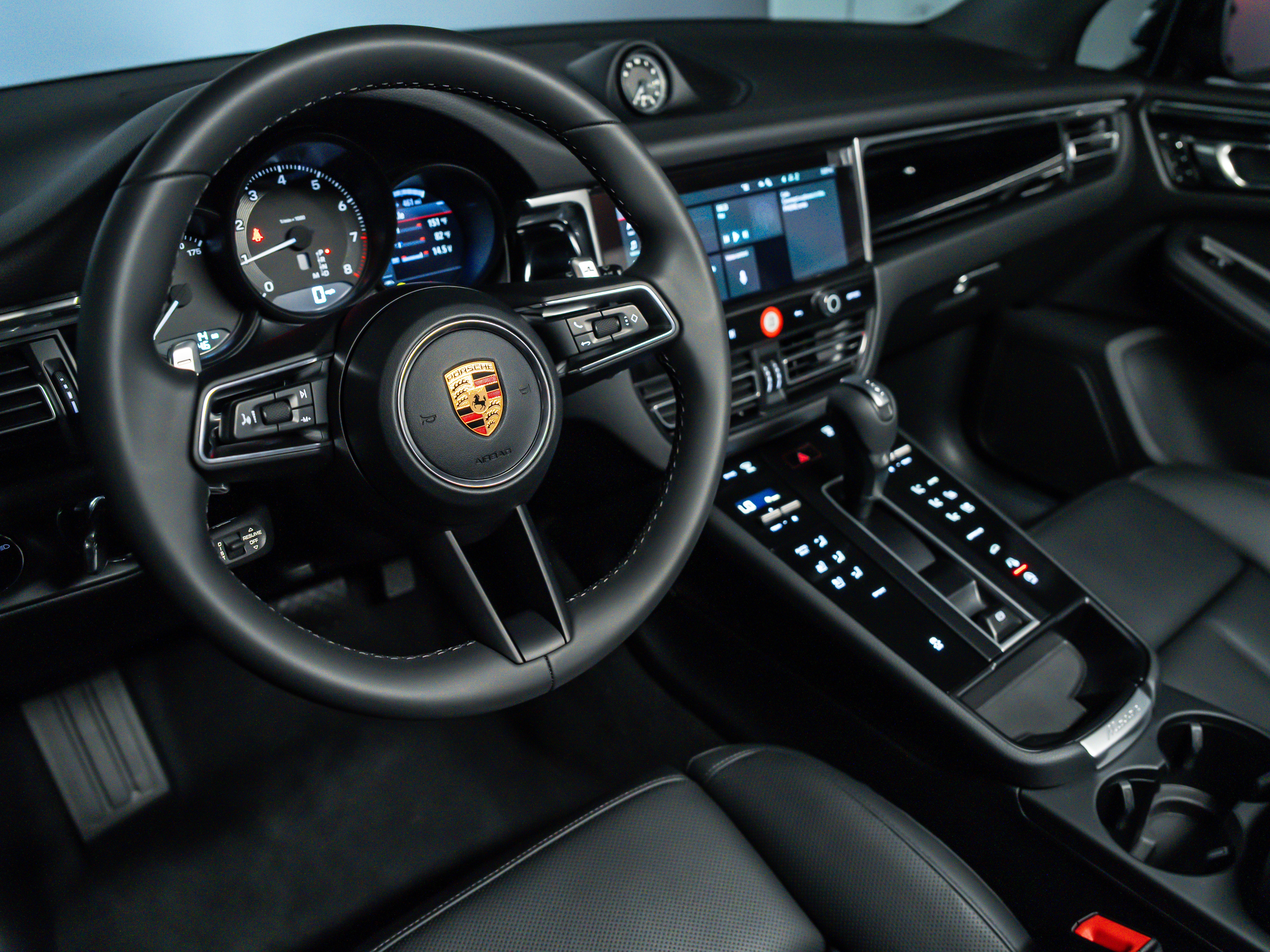 2026 Porsche Macan Base