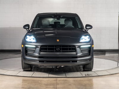 2026 Porsche Macan Base