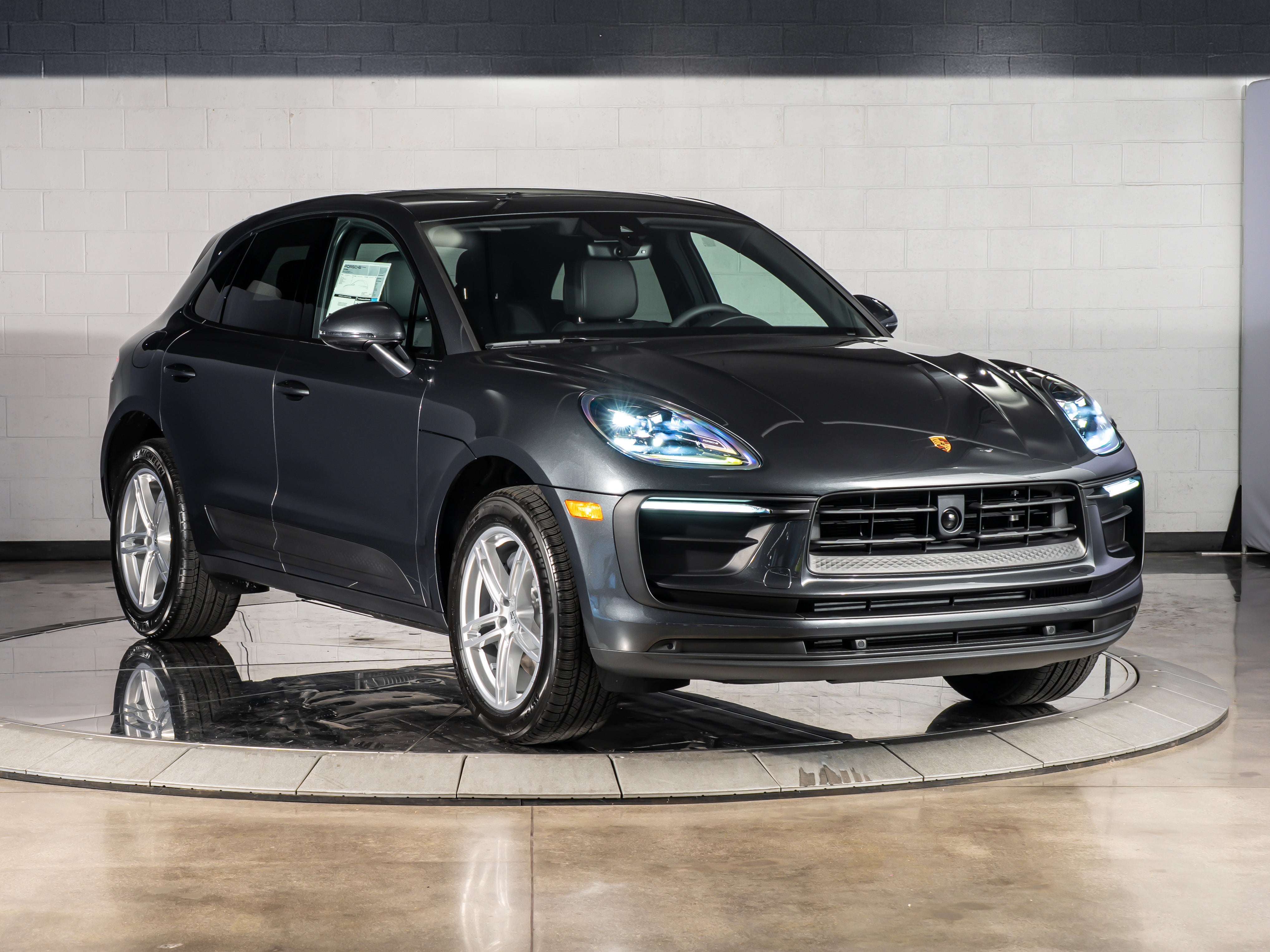 2026 Porsche Macan Base