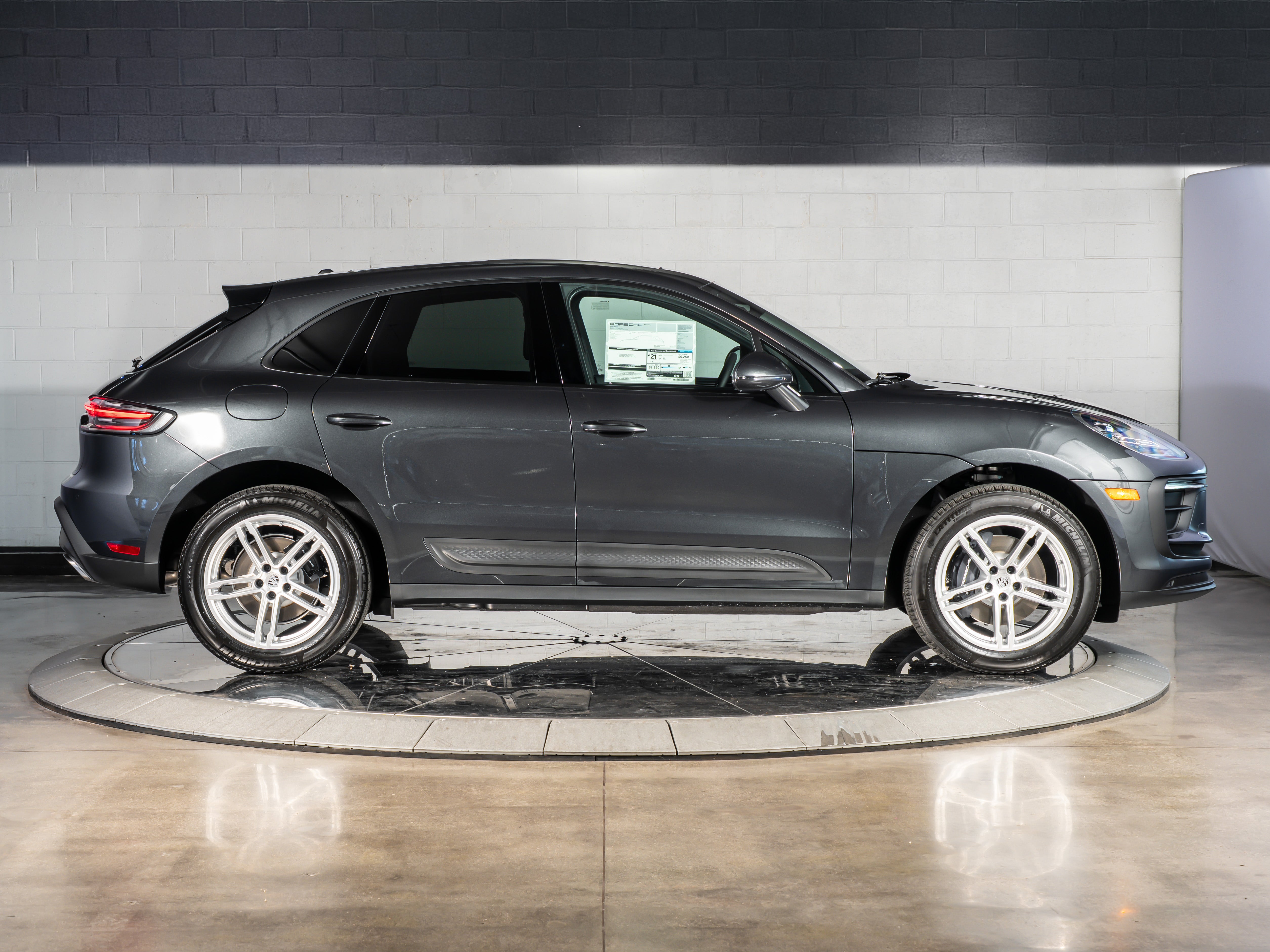 2026 Porsche Macan Base