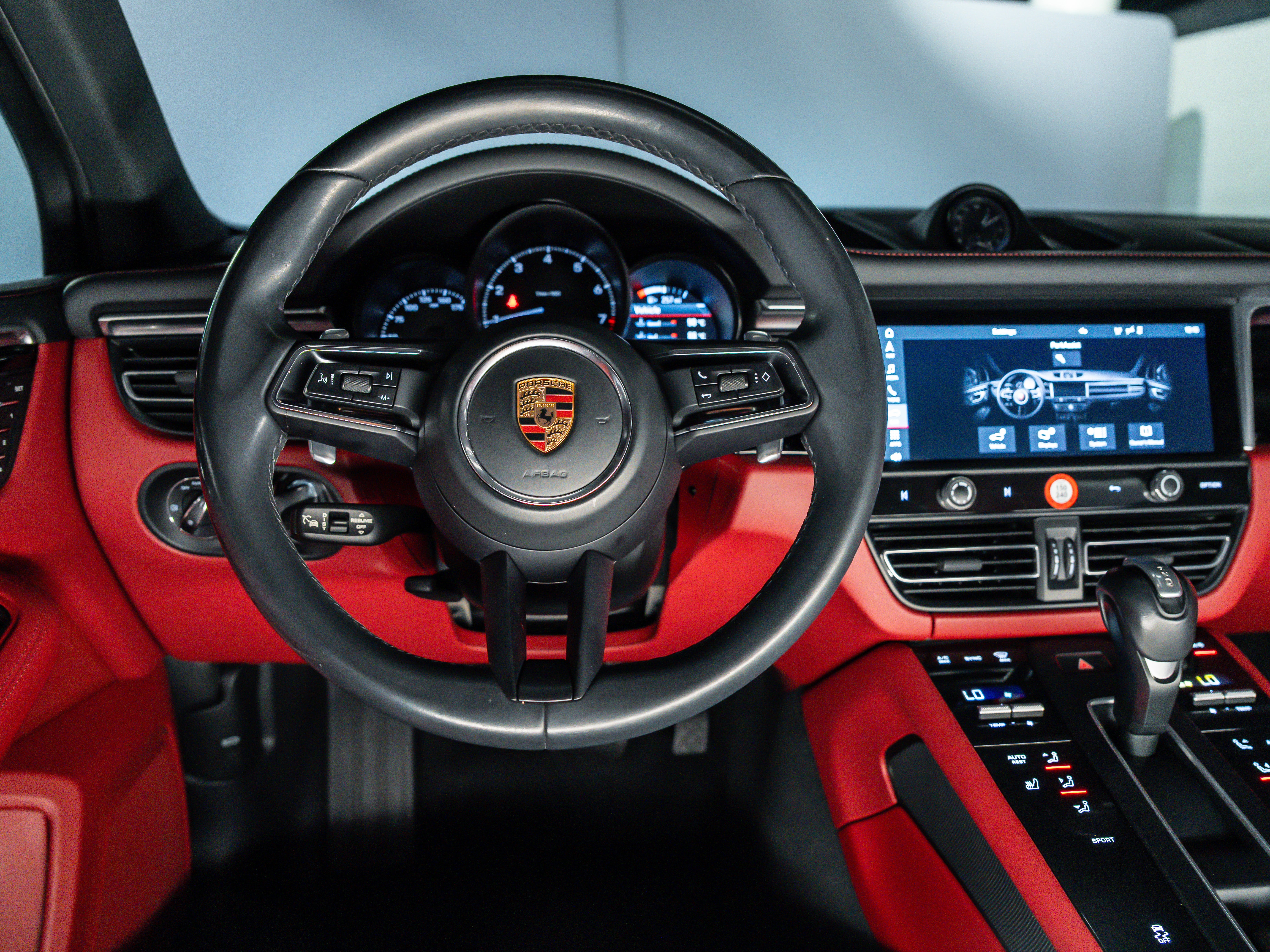 2023 Porsche Macan II