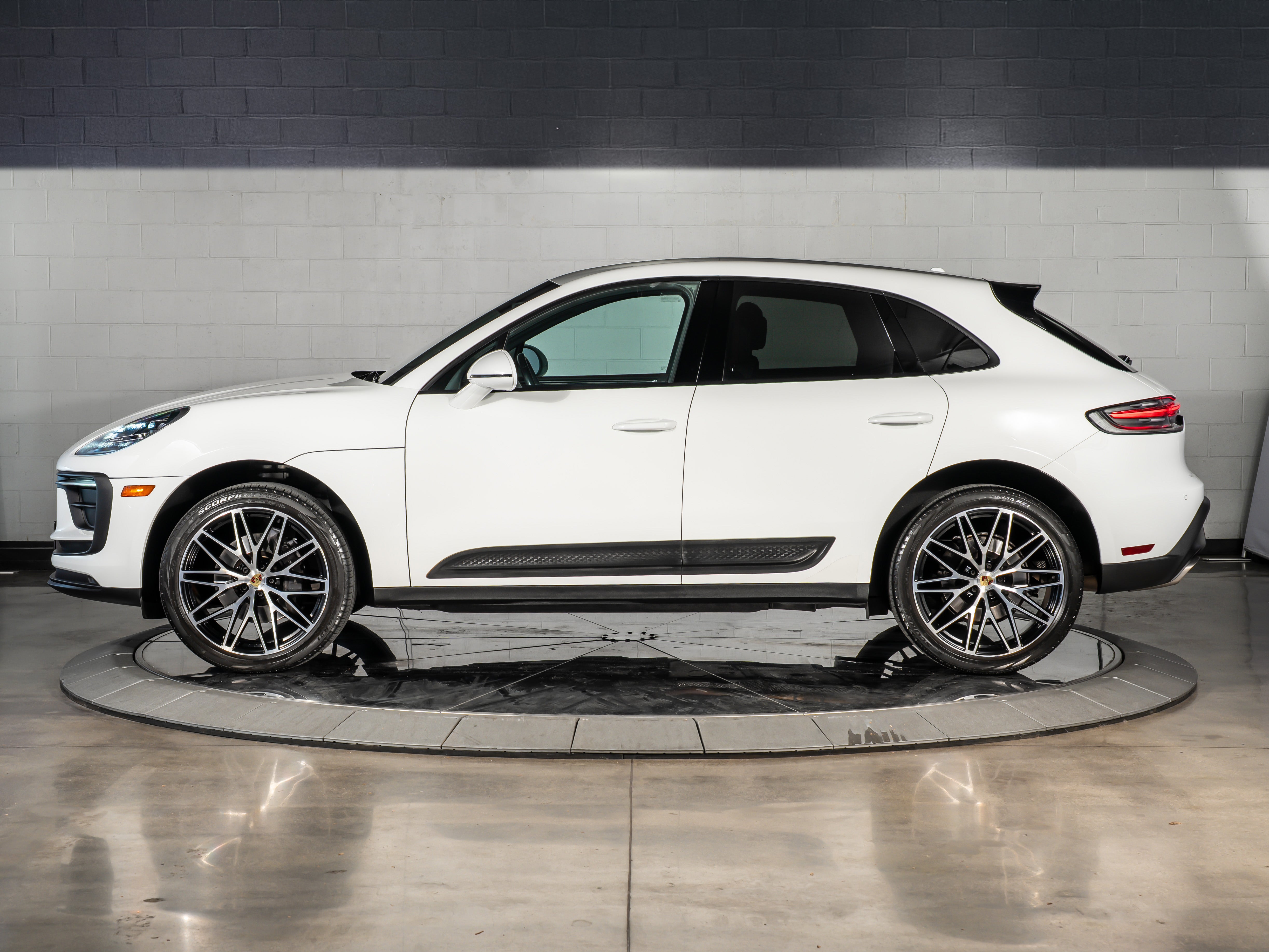 2023 Porsche Macan II