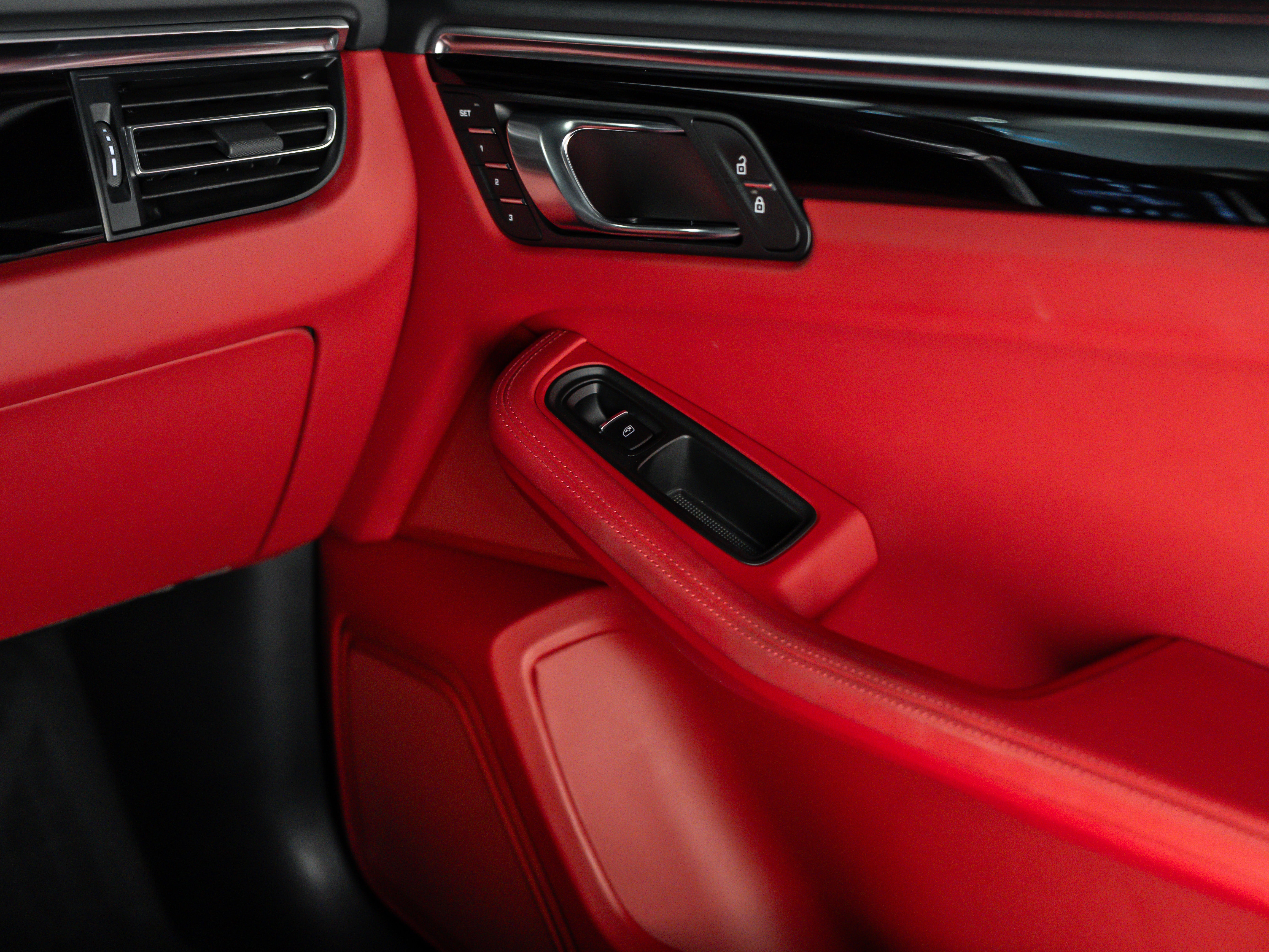 2023 Porsche Macan II