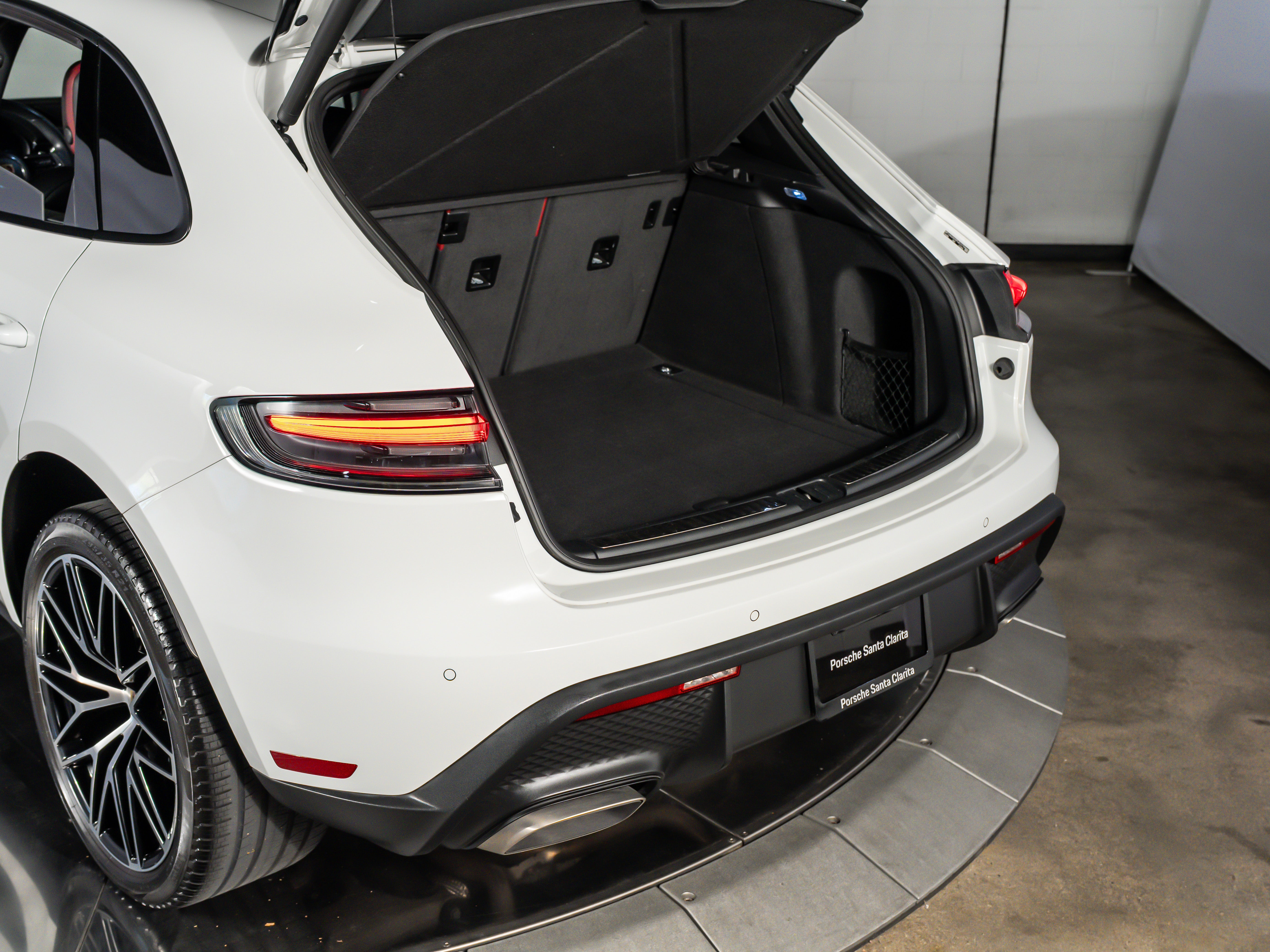 2023 Porsche Macan II
