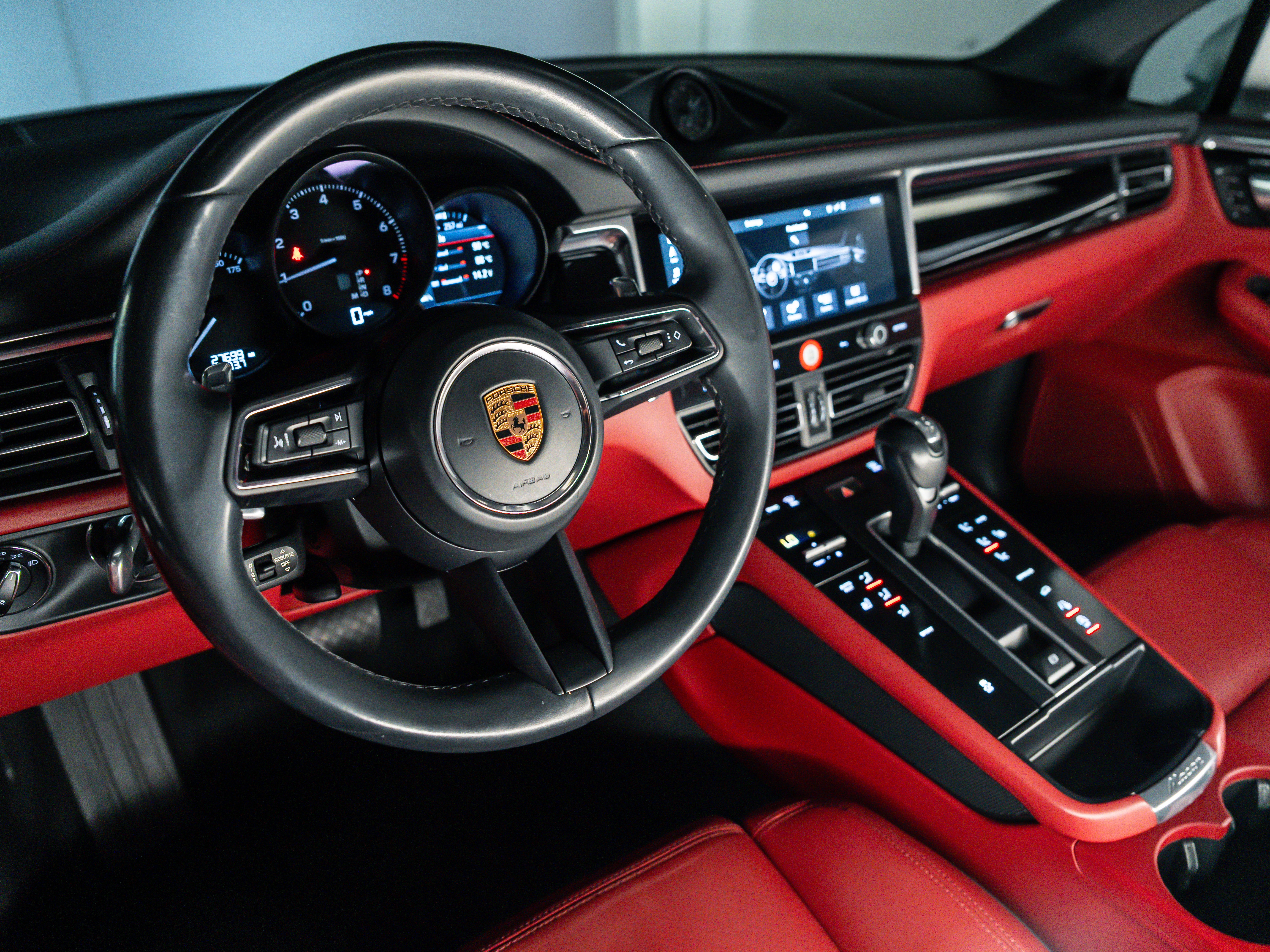 2023 Porsche Macan II