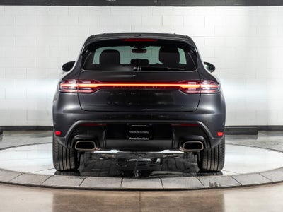 2025 Porsche Macan Base