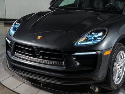 2025 Porsche Macan Base