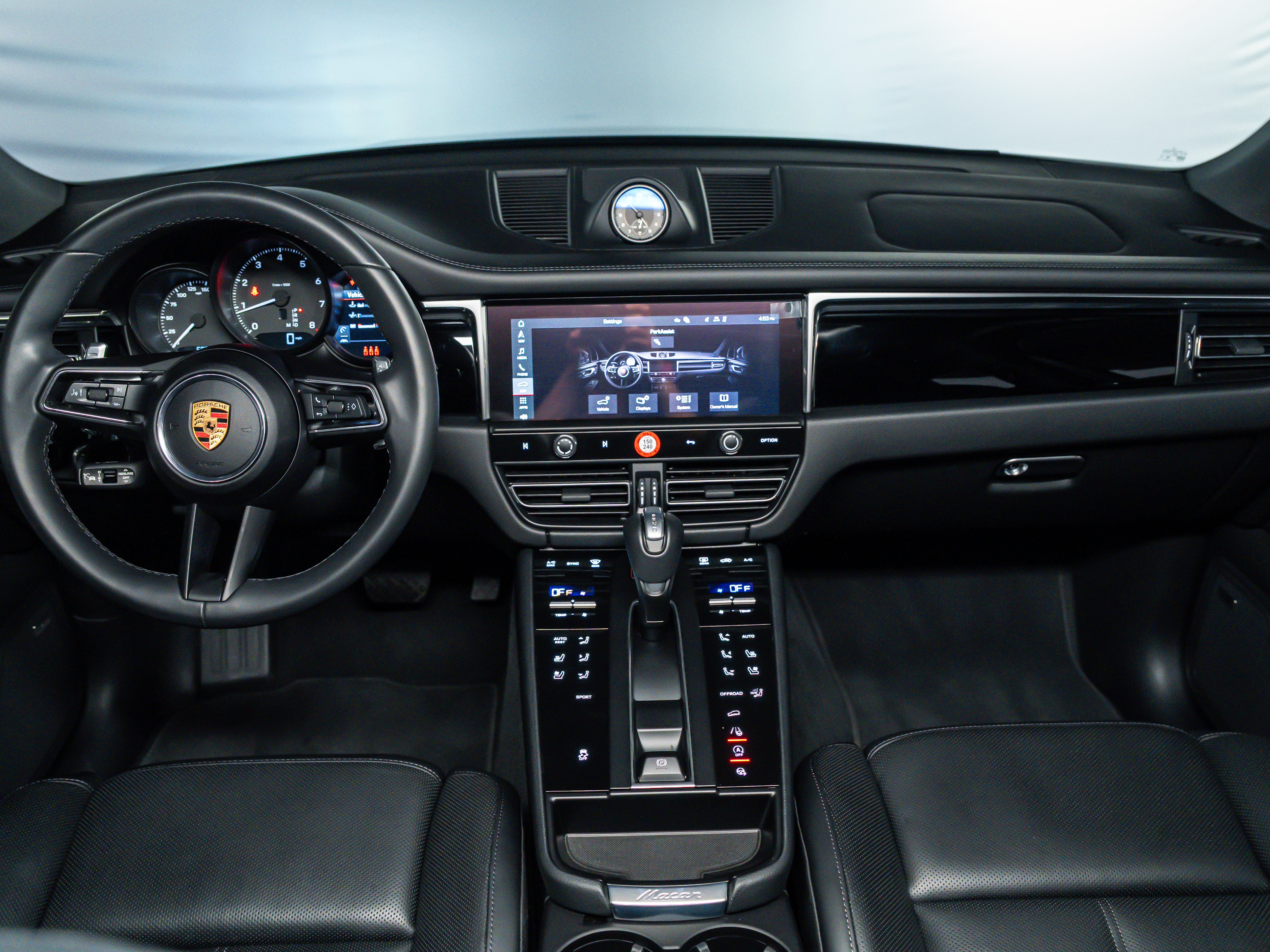 2025 Porsche Macan Base