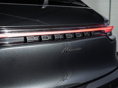 2025 Porsche Macan Base