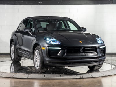 2025 Porsche Macan Base
