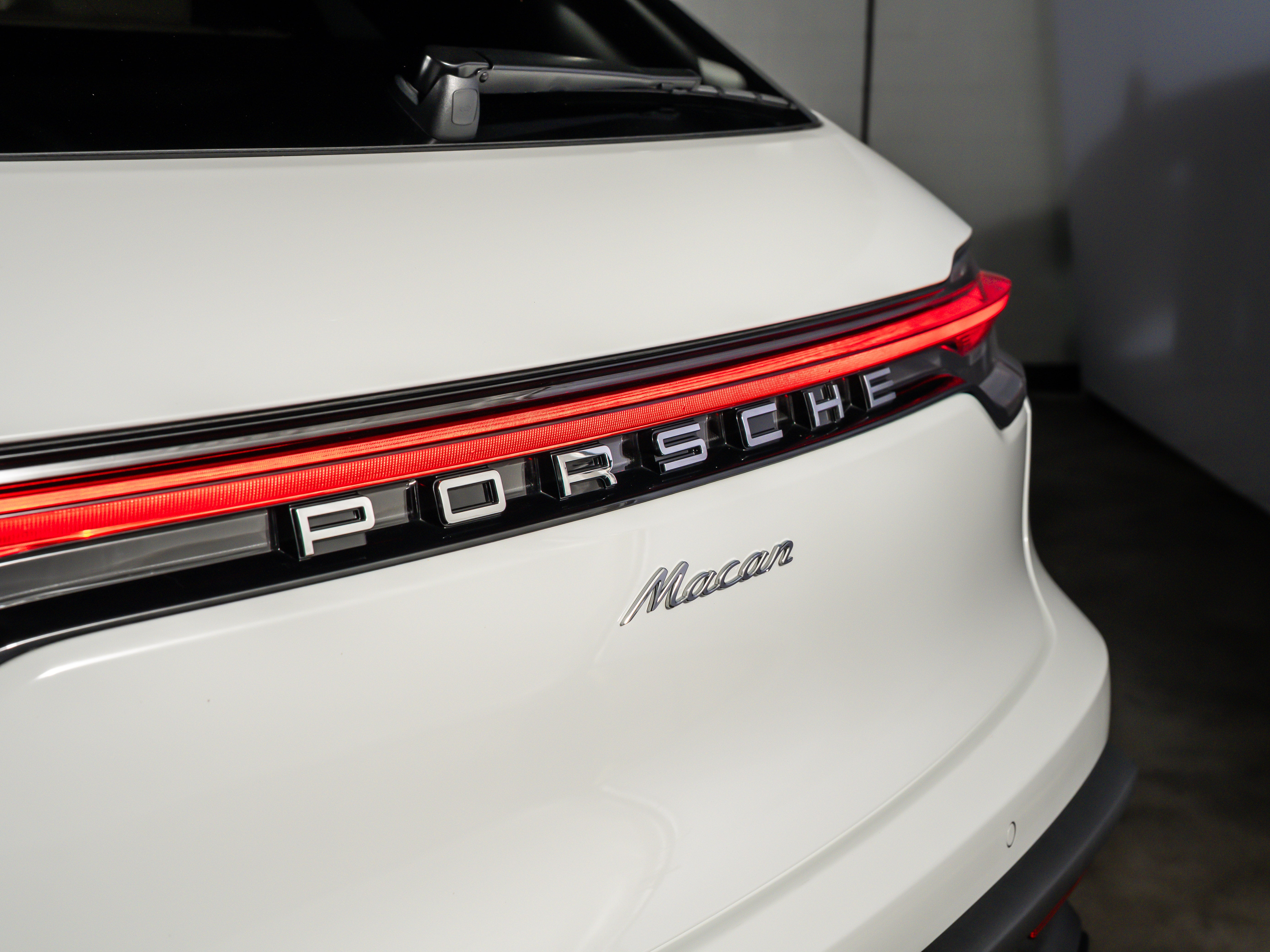 2026 Porsche Macan Base
