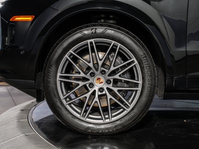 2025 Porsche Cayenne Base