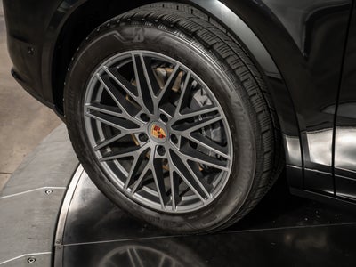 2025 Porsche Cayenne Base