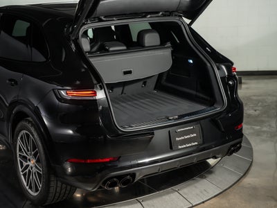 2025 Porsche Cayenne Base