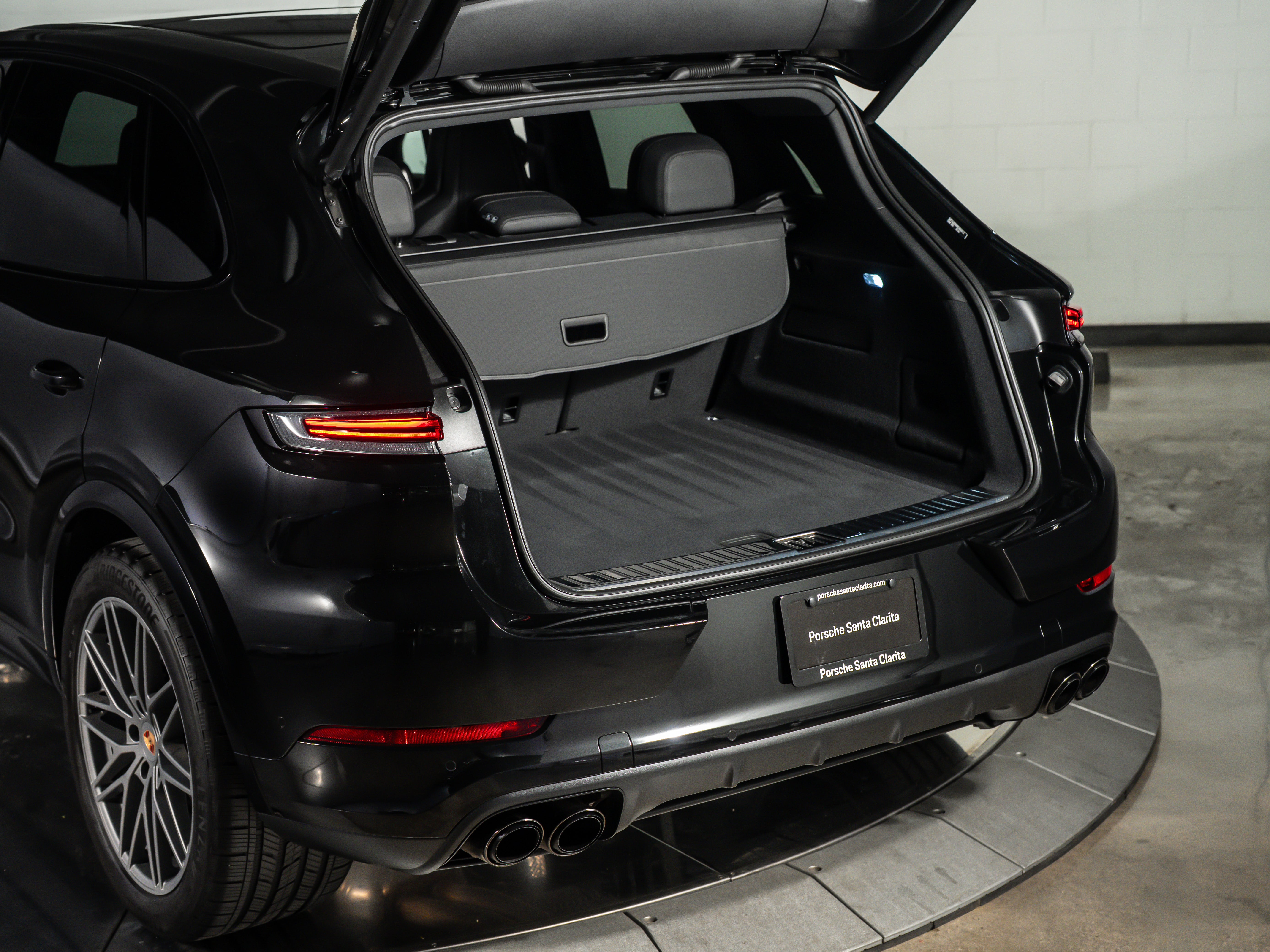2025 Porsche Cayenne Base