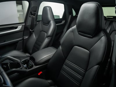 2025 Porsche Cayenne Base