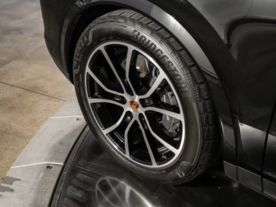 2025 Porsche Cayenne Base