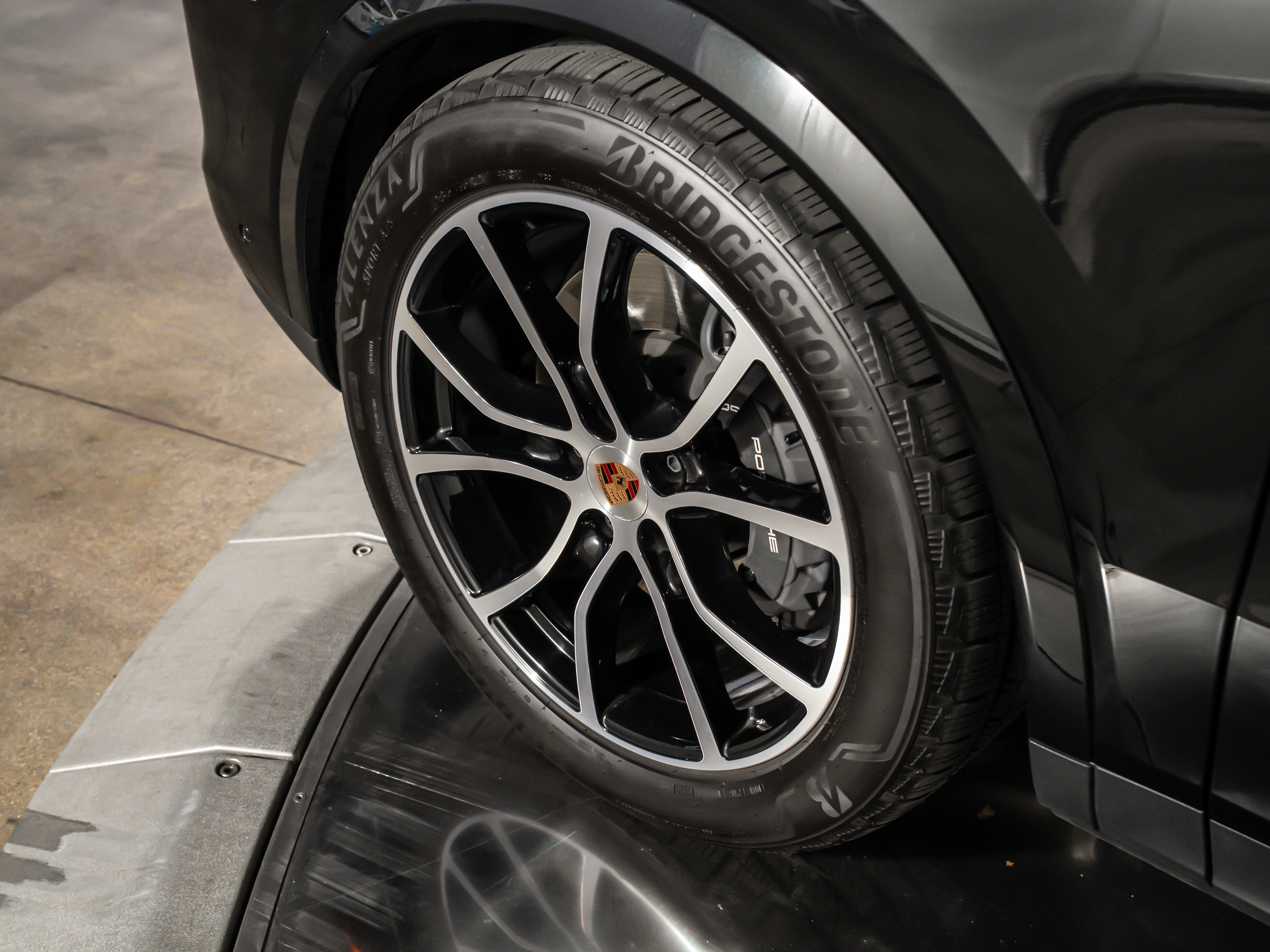 2025 Porsche Cayenne Base