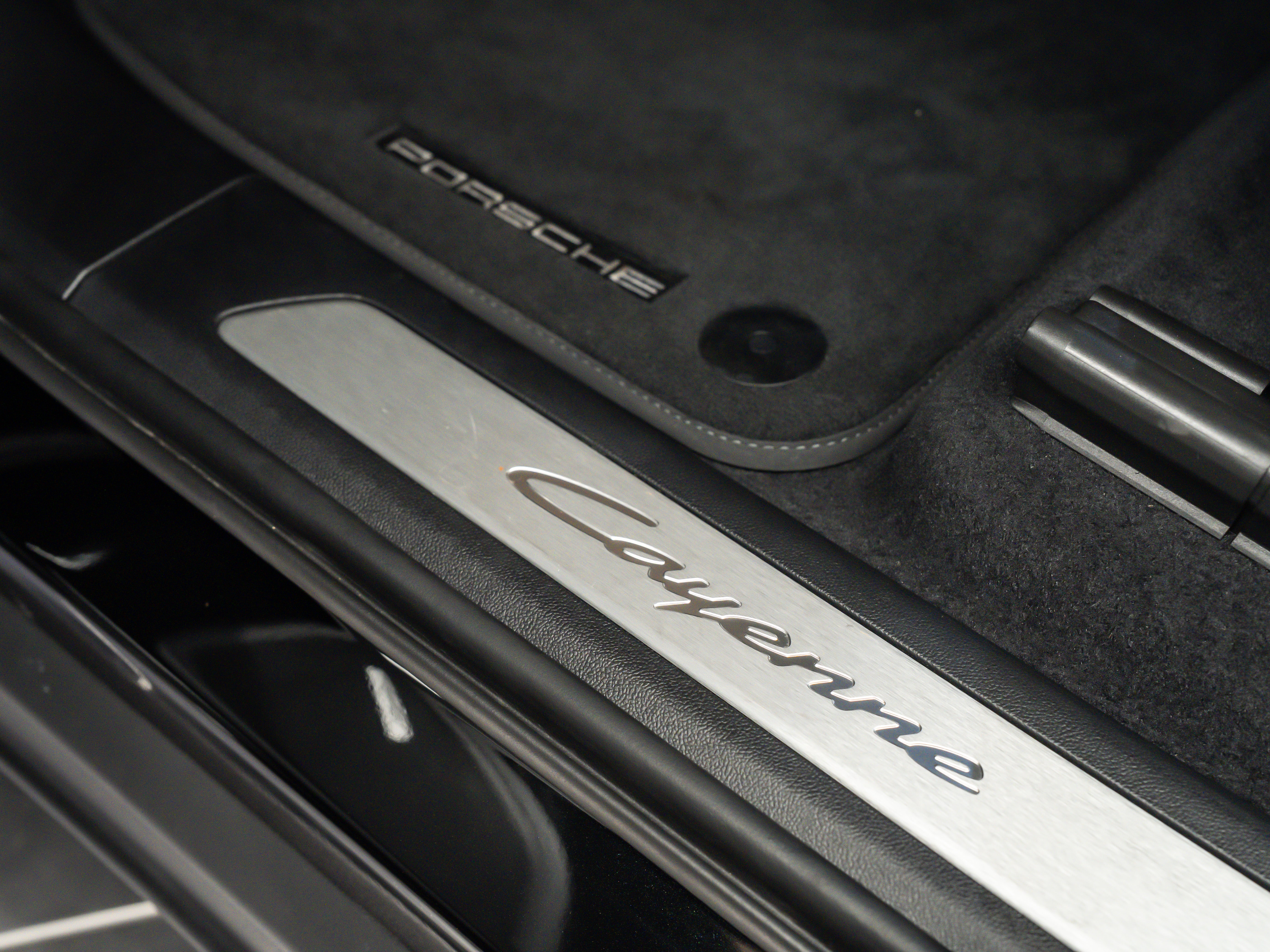 2025 Porsche Cayenne Base