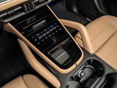 2025 Porsche Cayenne Base