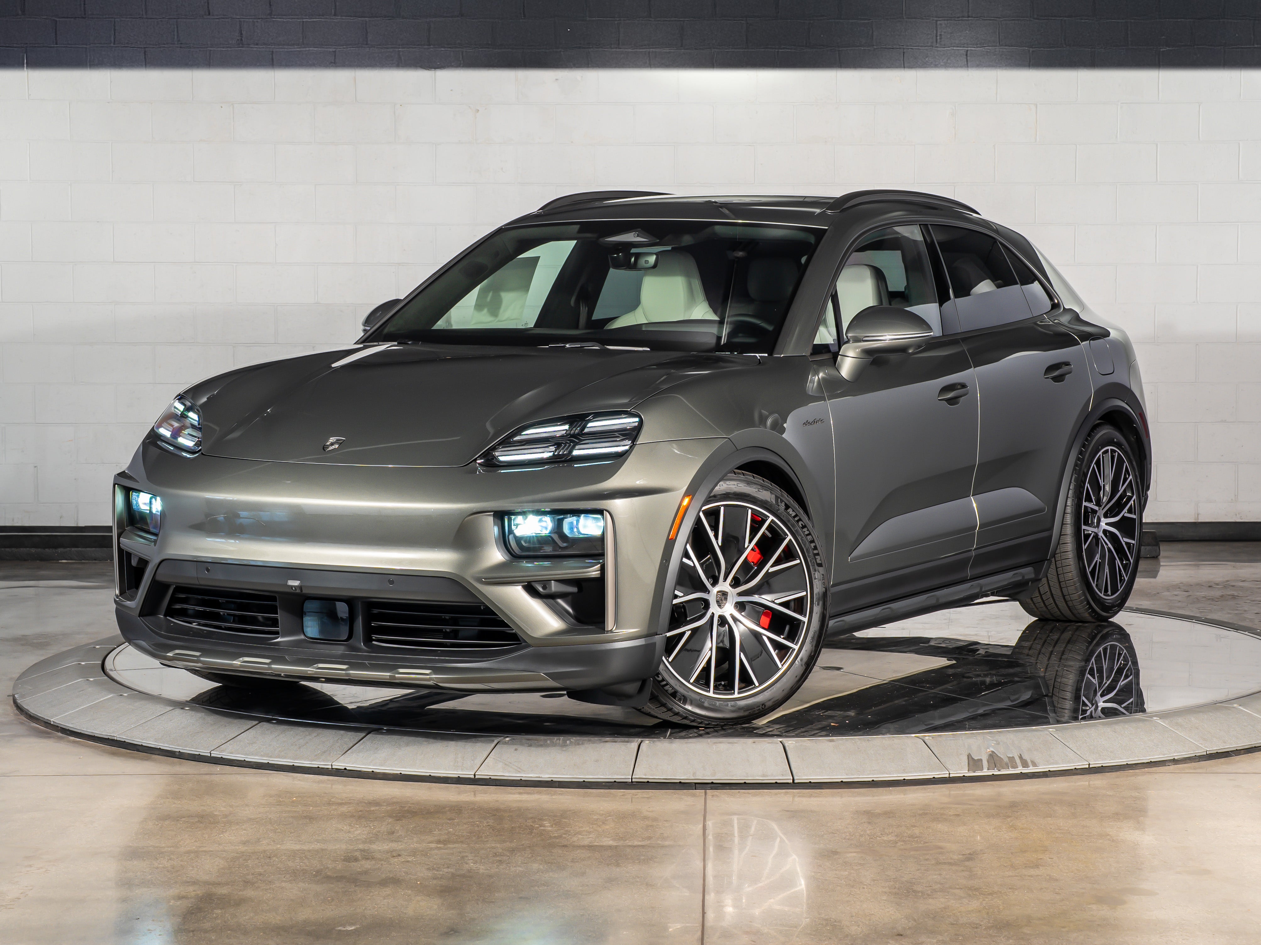 2026 Porsche Macan Ev Turbo