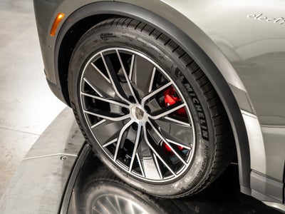 2026 Porsche Macan Ev Turbo