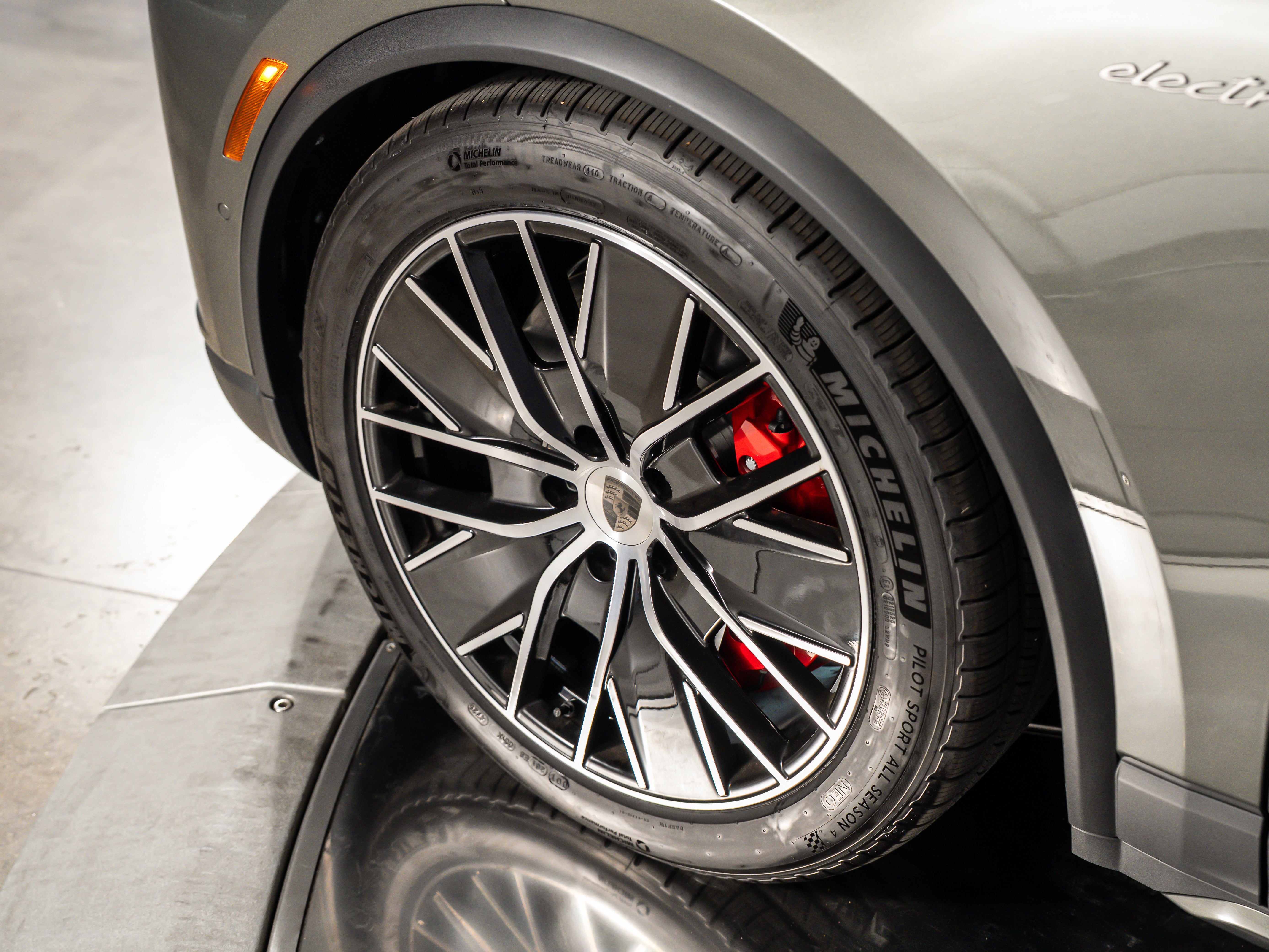 2026 Porsche Macan Ev Turbo