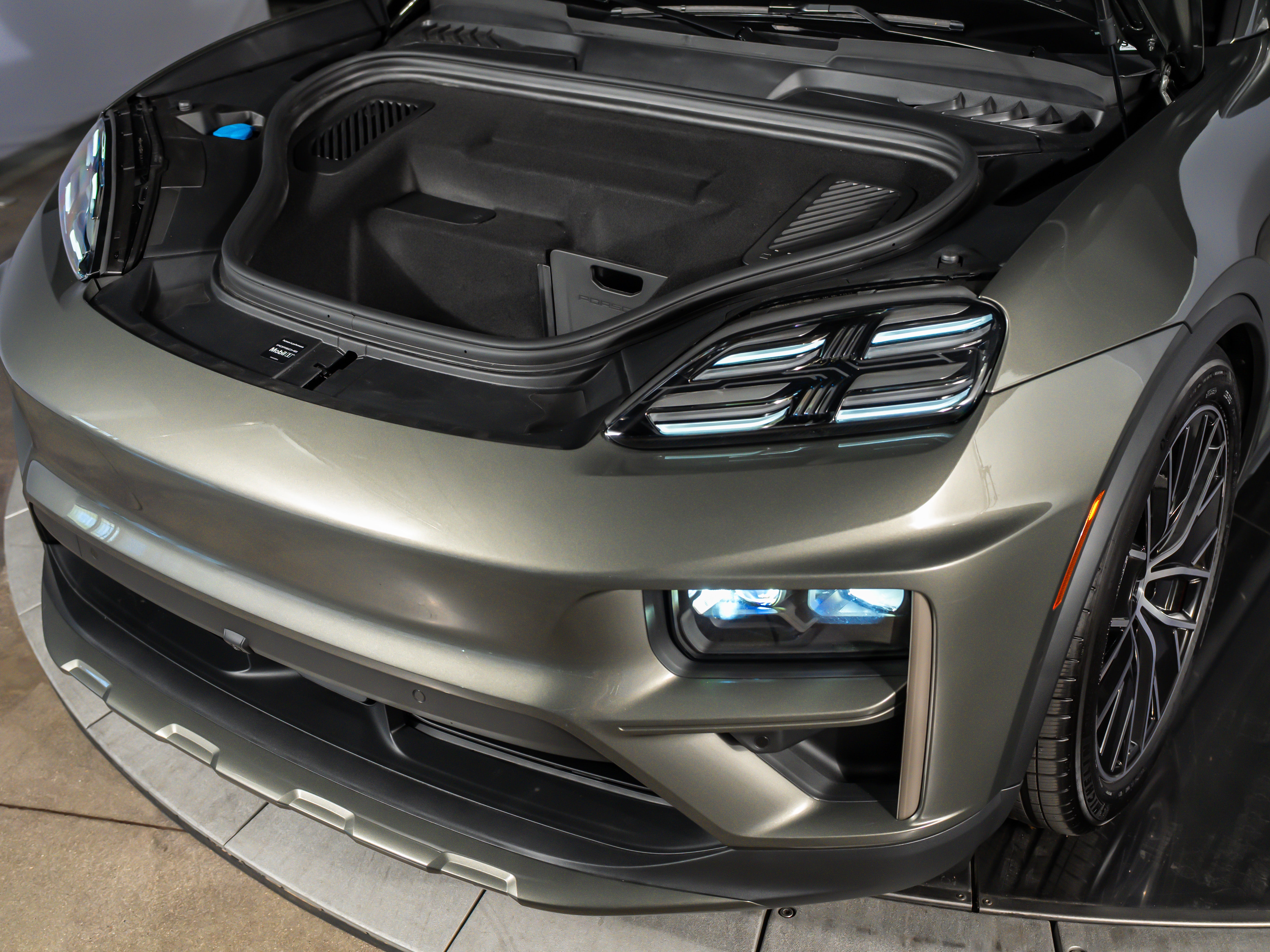 2026 Porsche Macan Ev Turbo