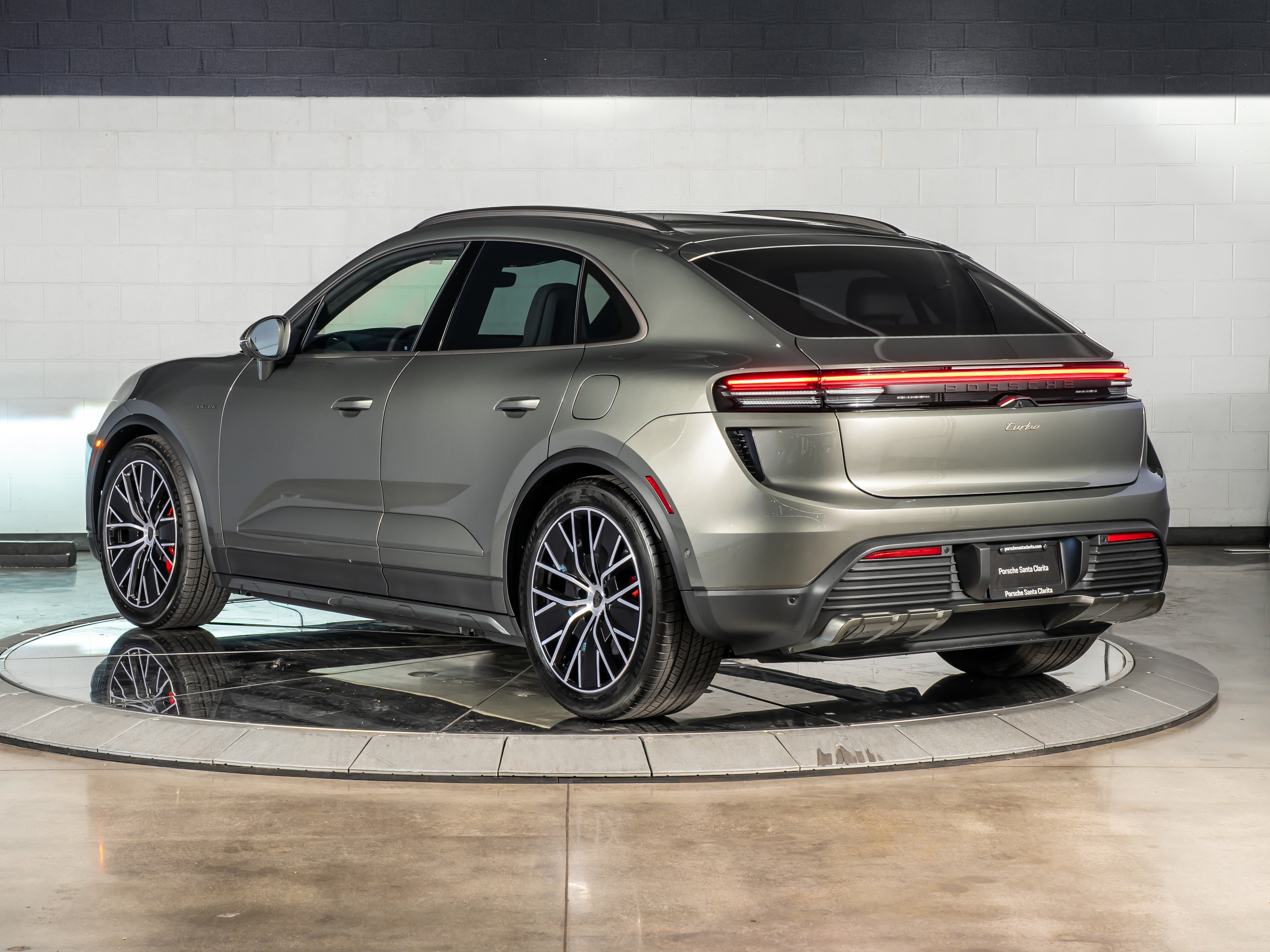2026 Porsche Macan Ev Turbo