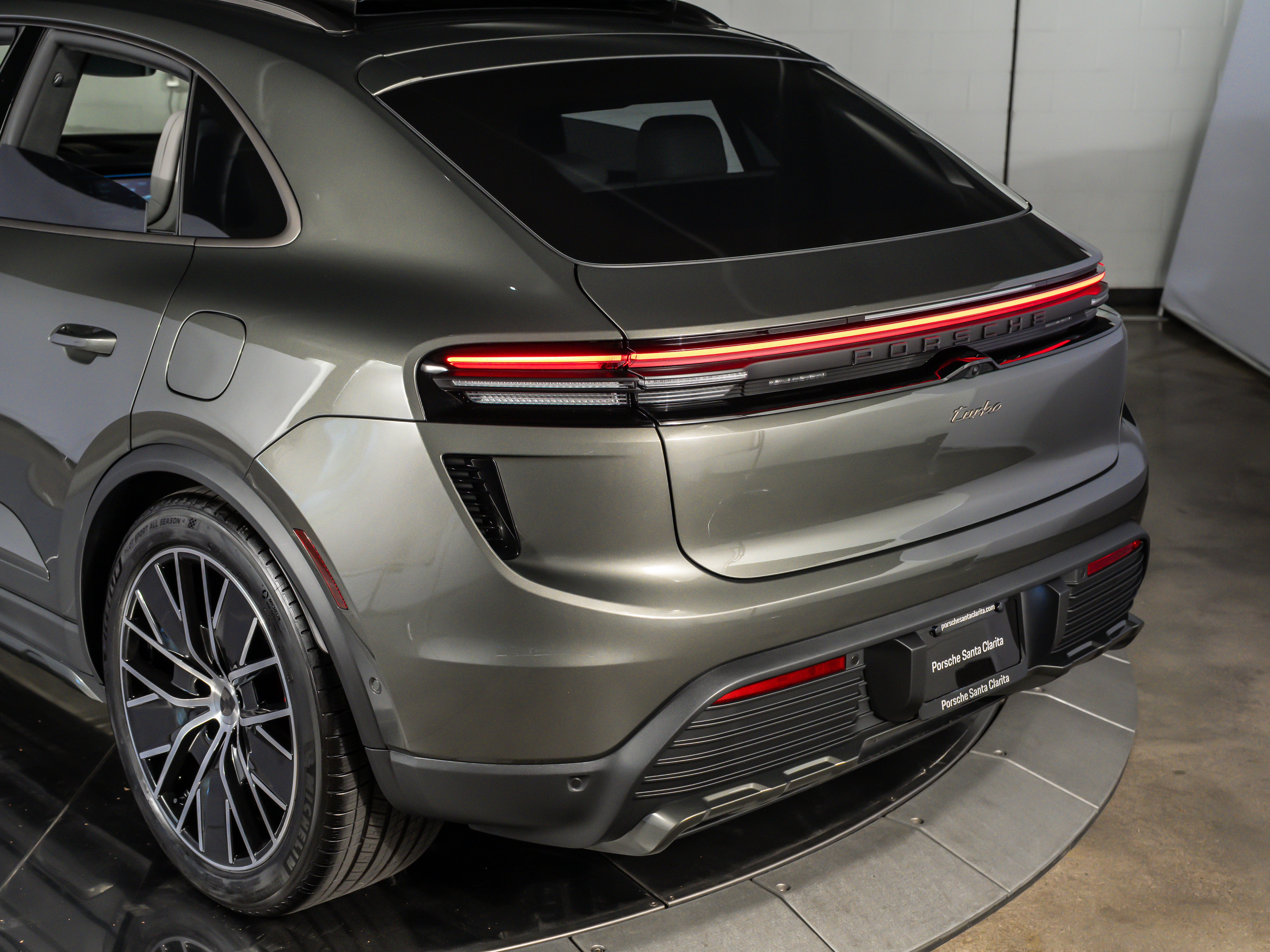 2026 Porsche Macan Ev Turbo