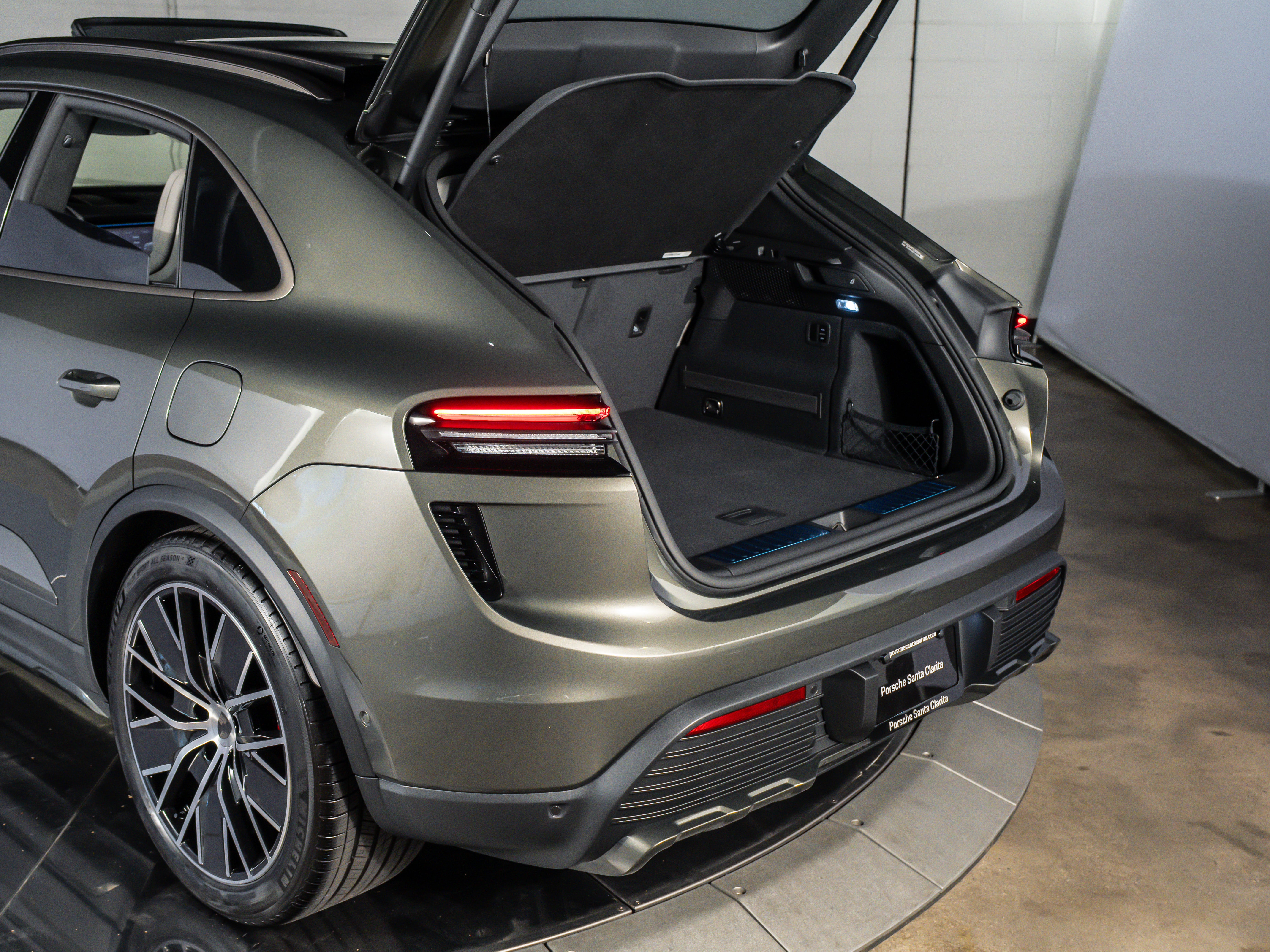 2026 Porsche Macan Ev Turbo