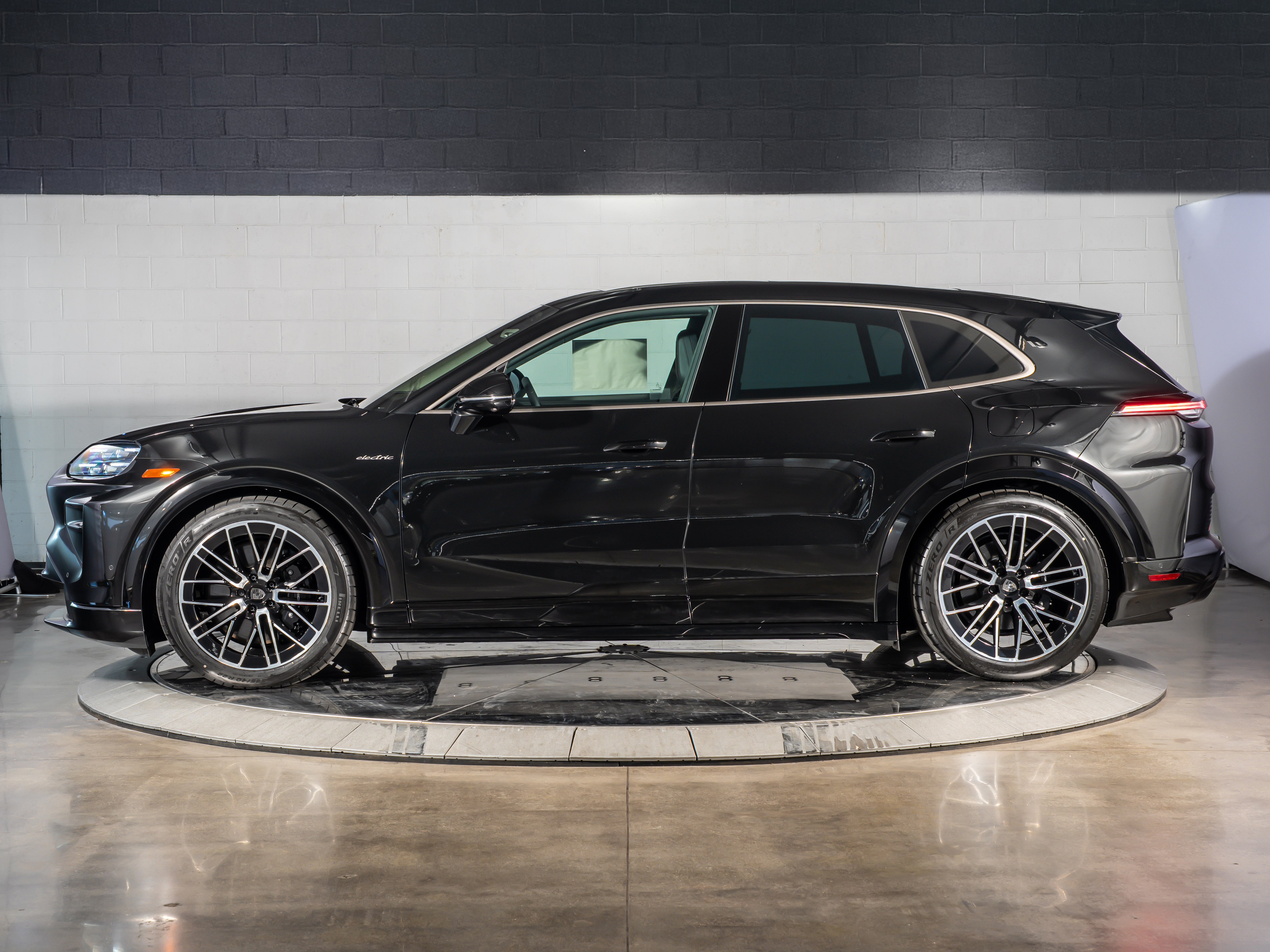 2026 Porsche Cayenne Ev Turbo