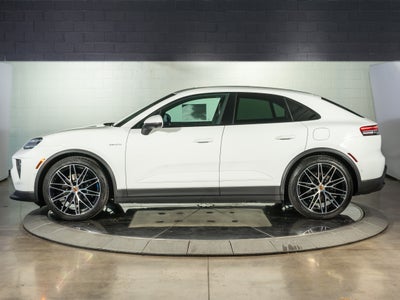 2026 Porsche Macan Base