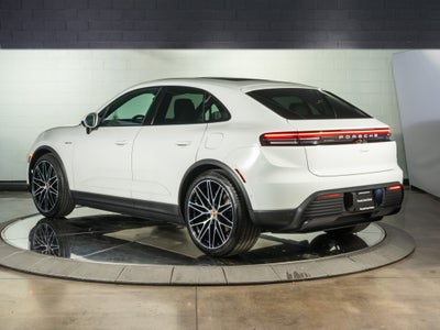 2026 Porsche Macan Base