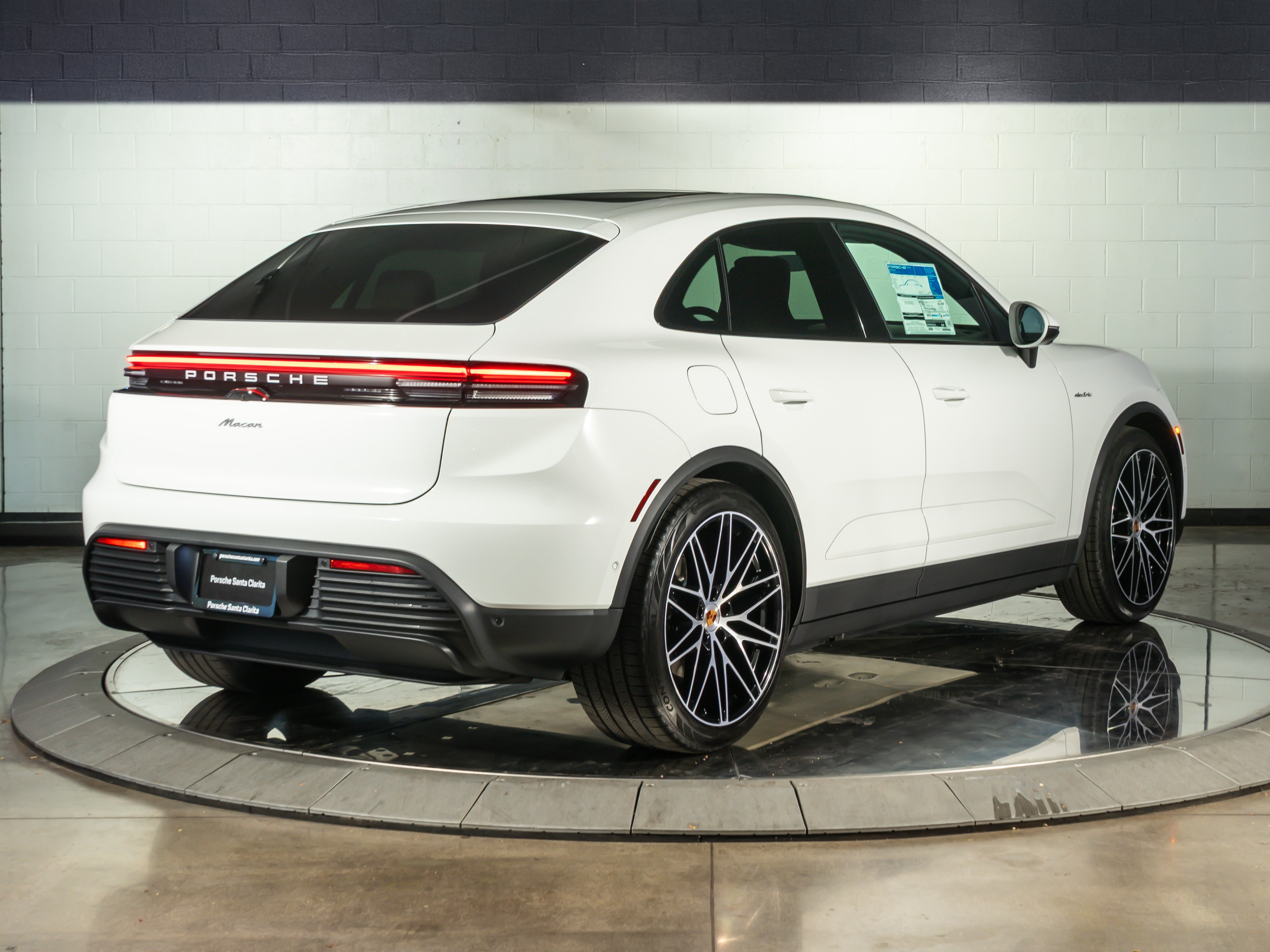 2026 Porsche Macan Base