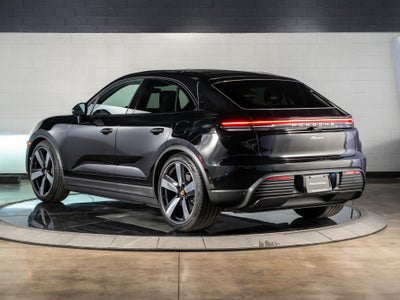 2026 Porsche Macan Base
