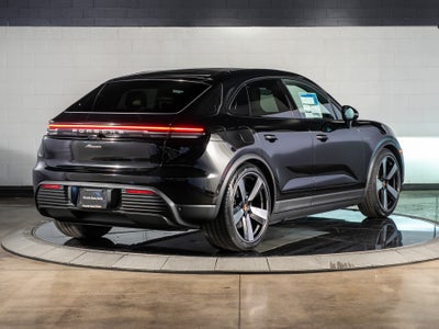2026 Porsche Macan Base
