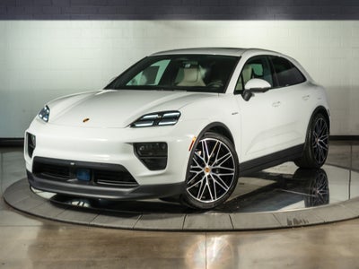 2026 Porsche Macan Base