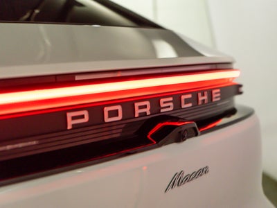 2026 Porsche Macan Base