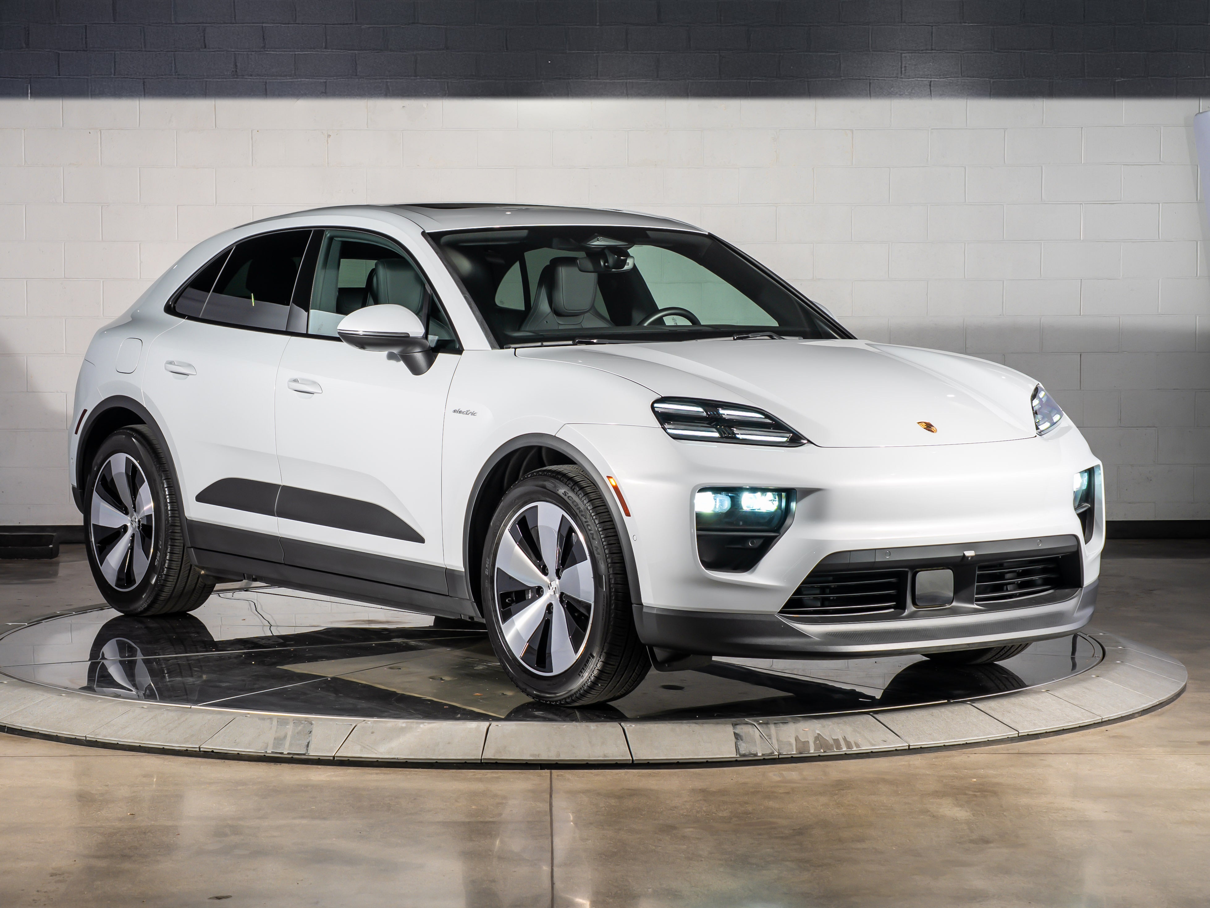 2026 Porsche Macan Electric Base