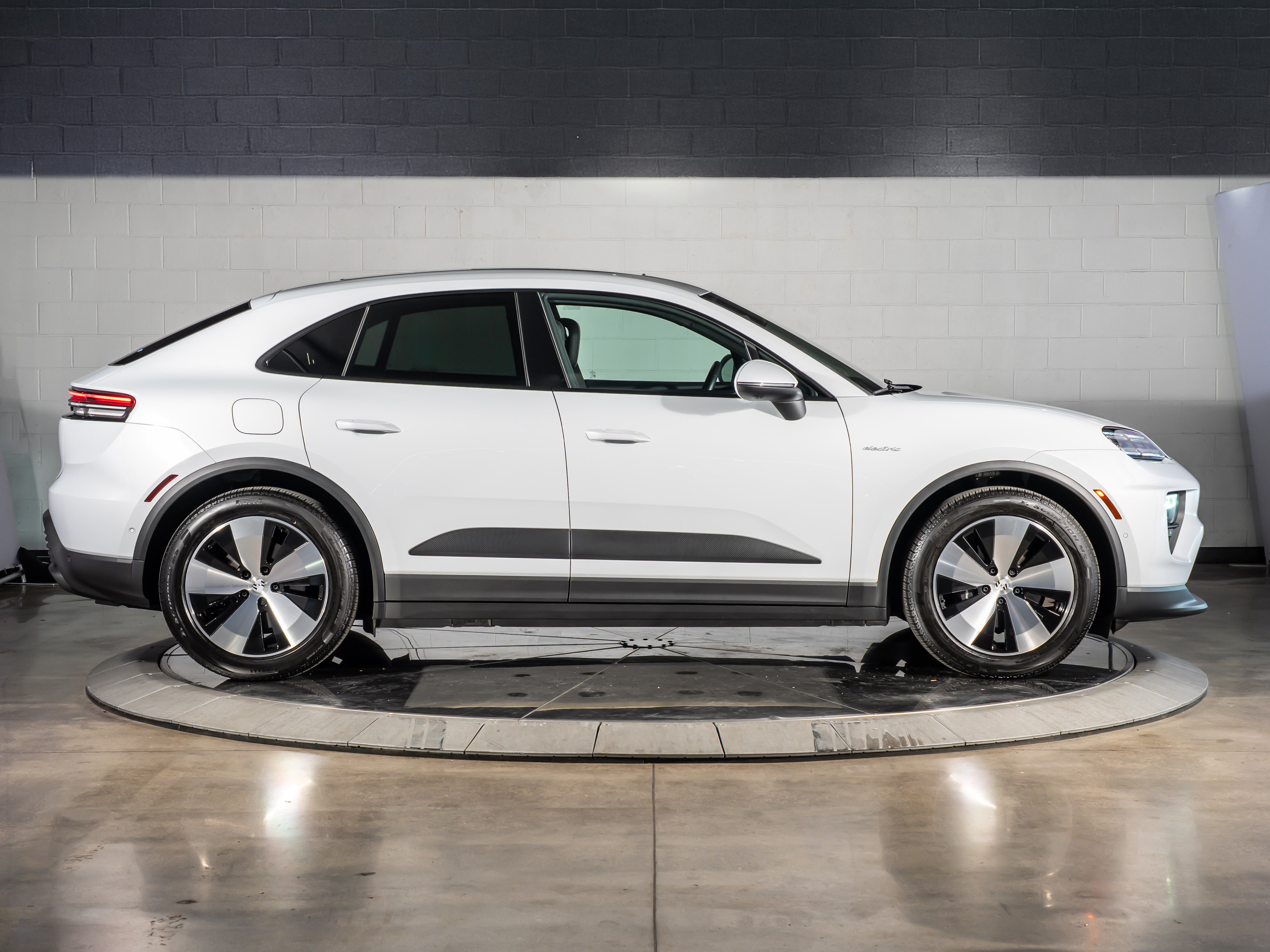 2026 Porsche Macan Electric Base
