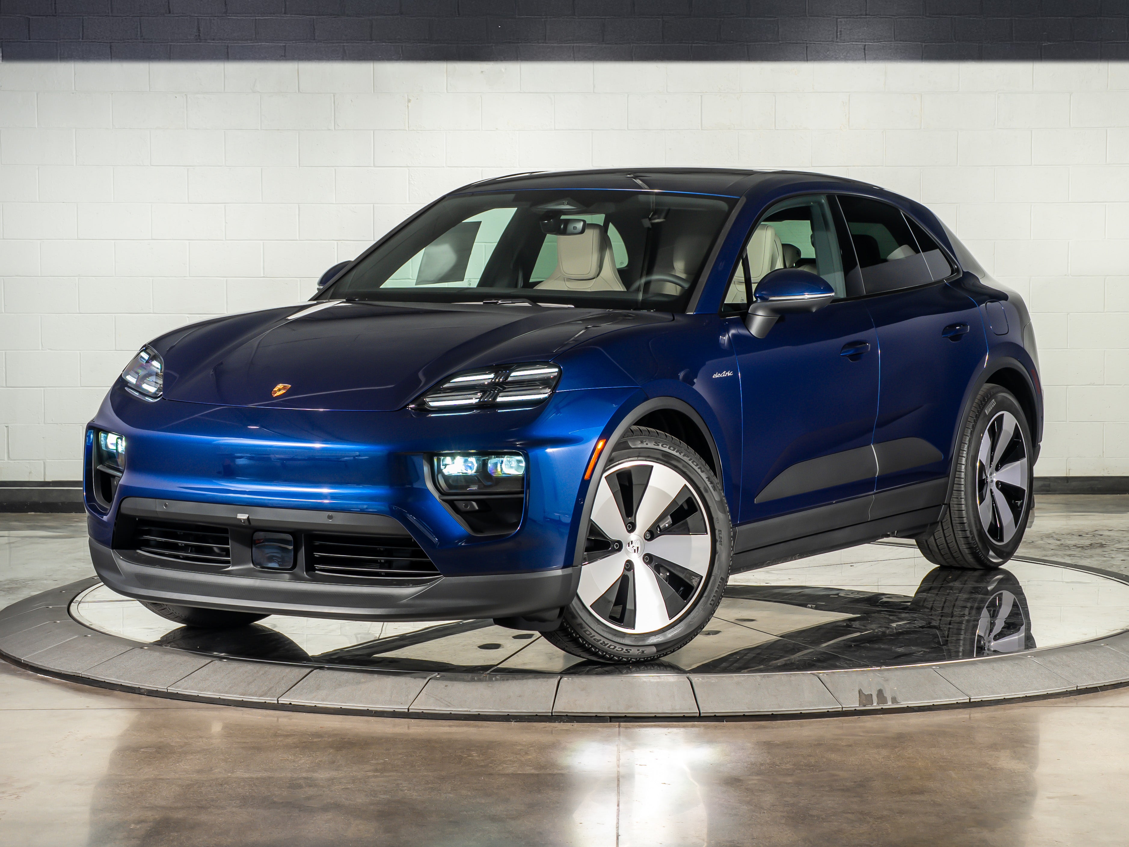 2026 Porsche Macan Ev Base