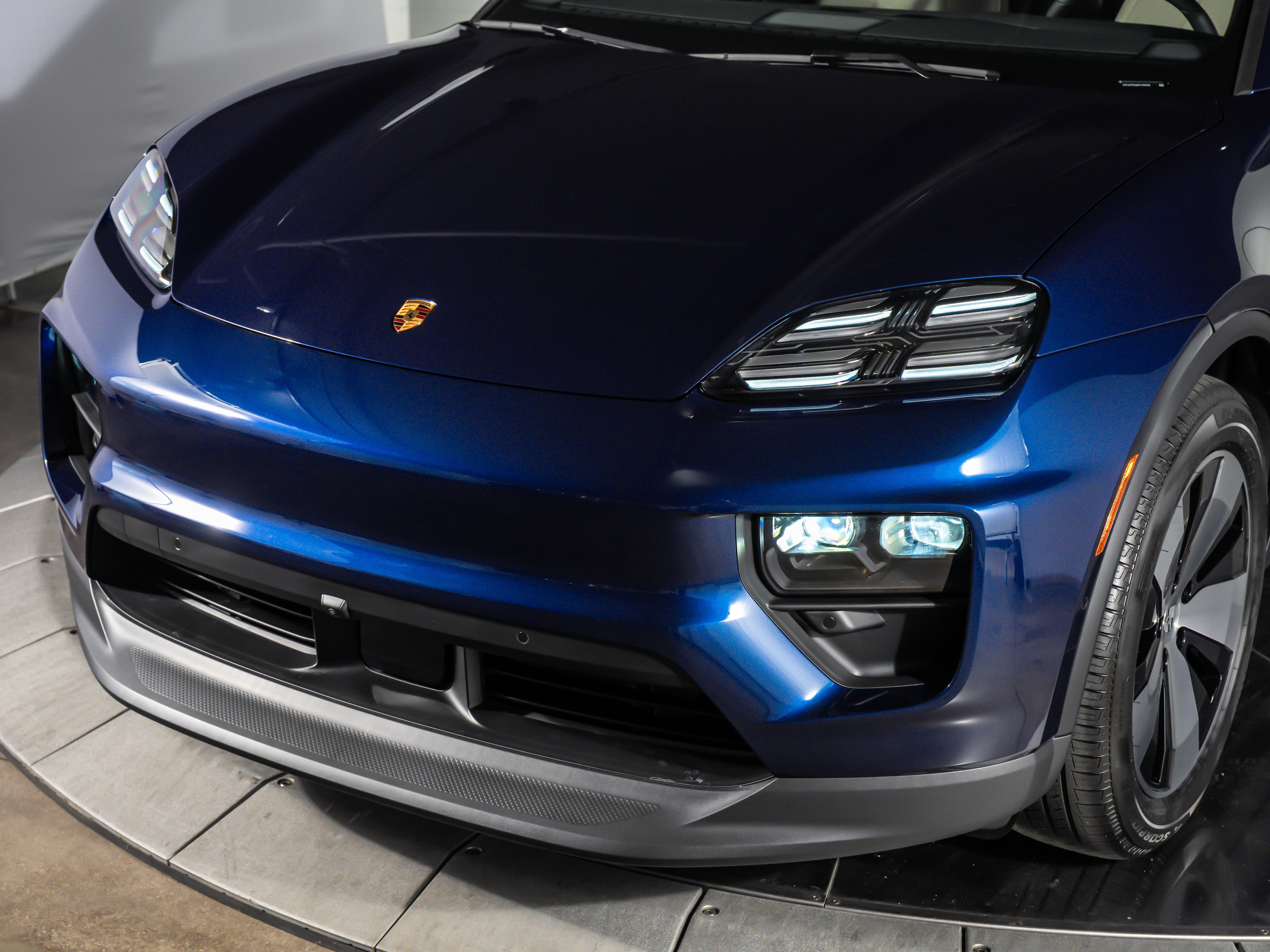2026 Porsche Macan Ev Base