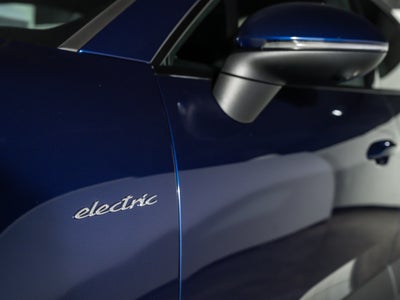 2026 Porsche Macan Ev Base